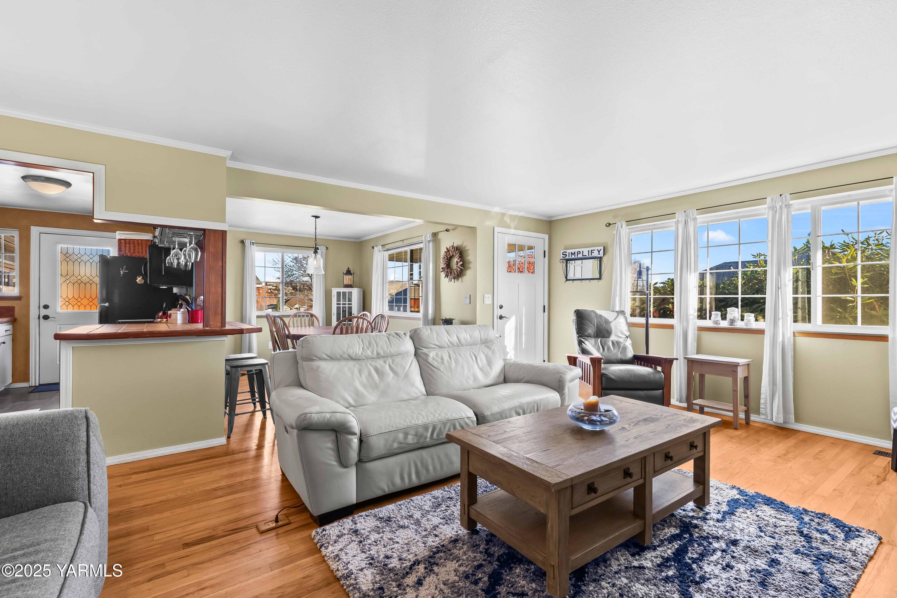 606 N 46th Ave