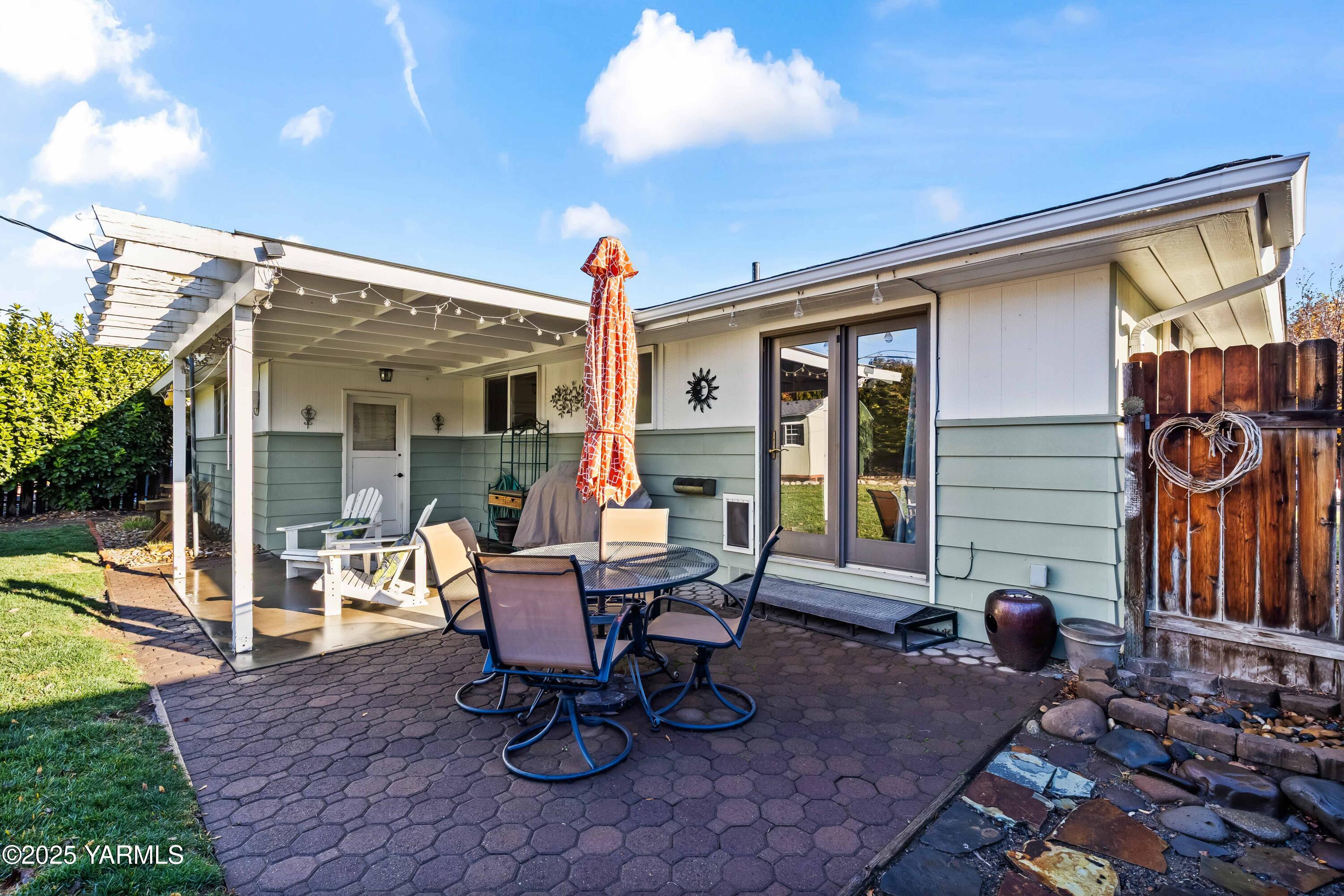 606 N 46th Ave