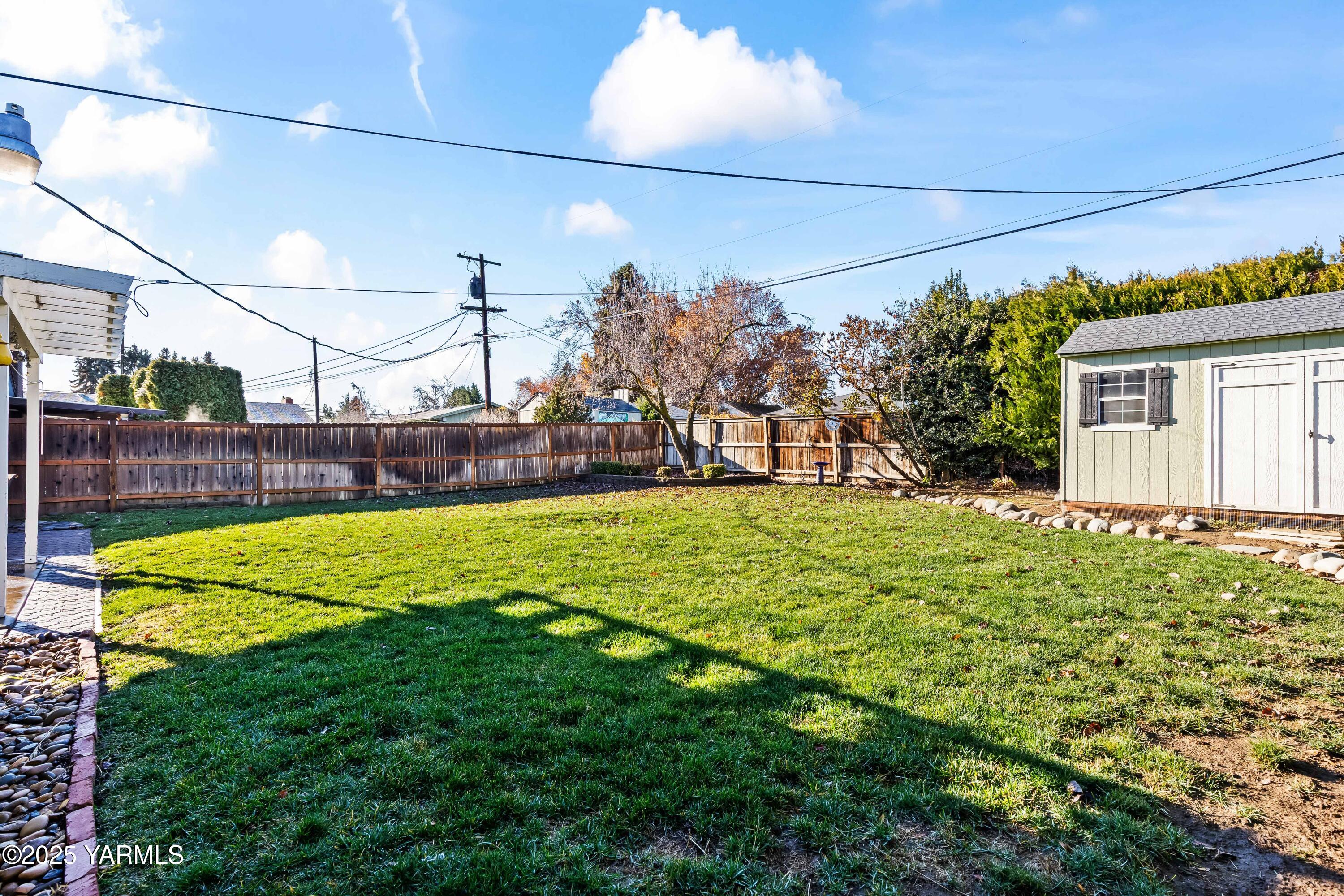 606 N 46th Ave