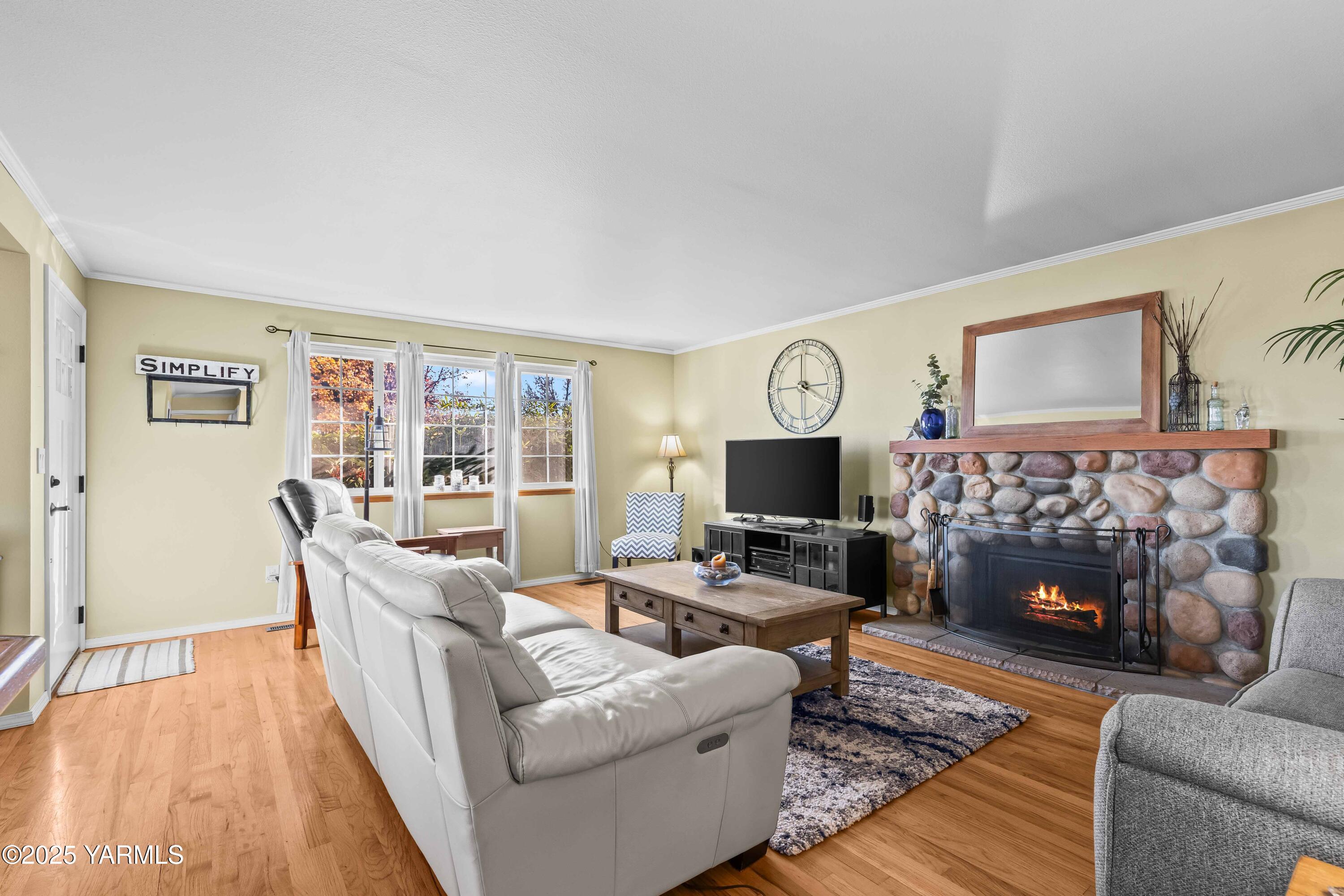 606 N 46th Ave