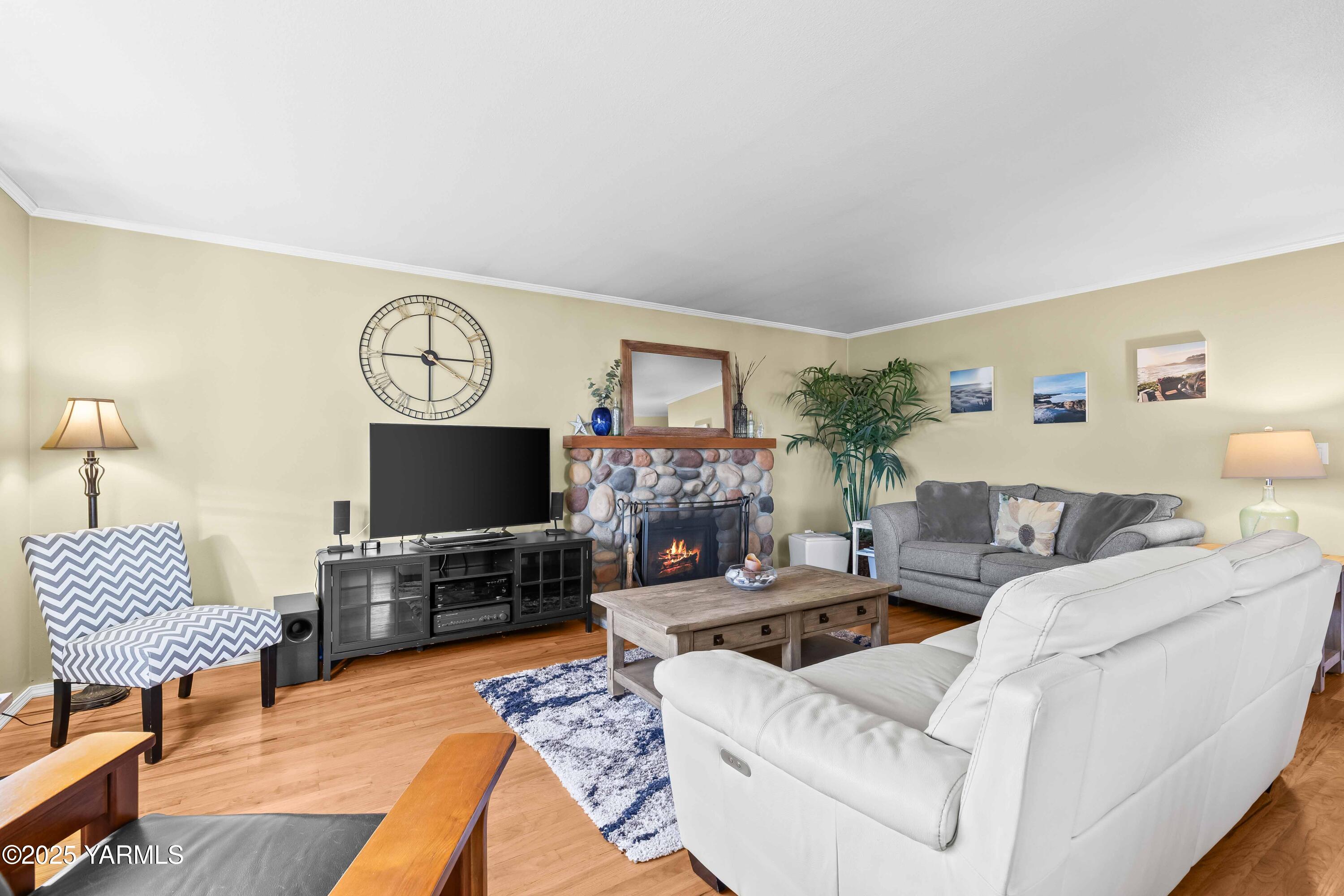 606 N 46th Ave