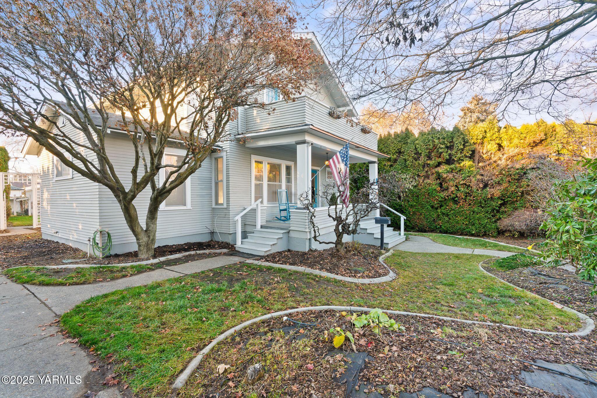 8 N 28th Ave