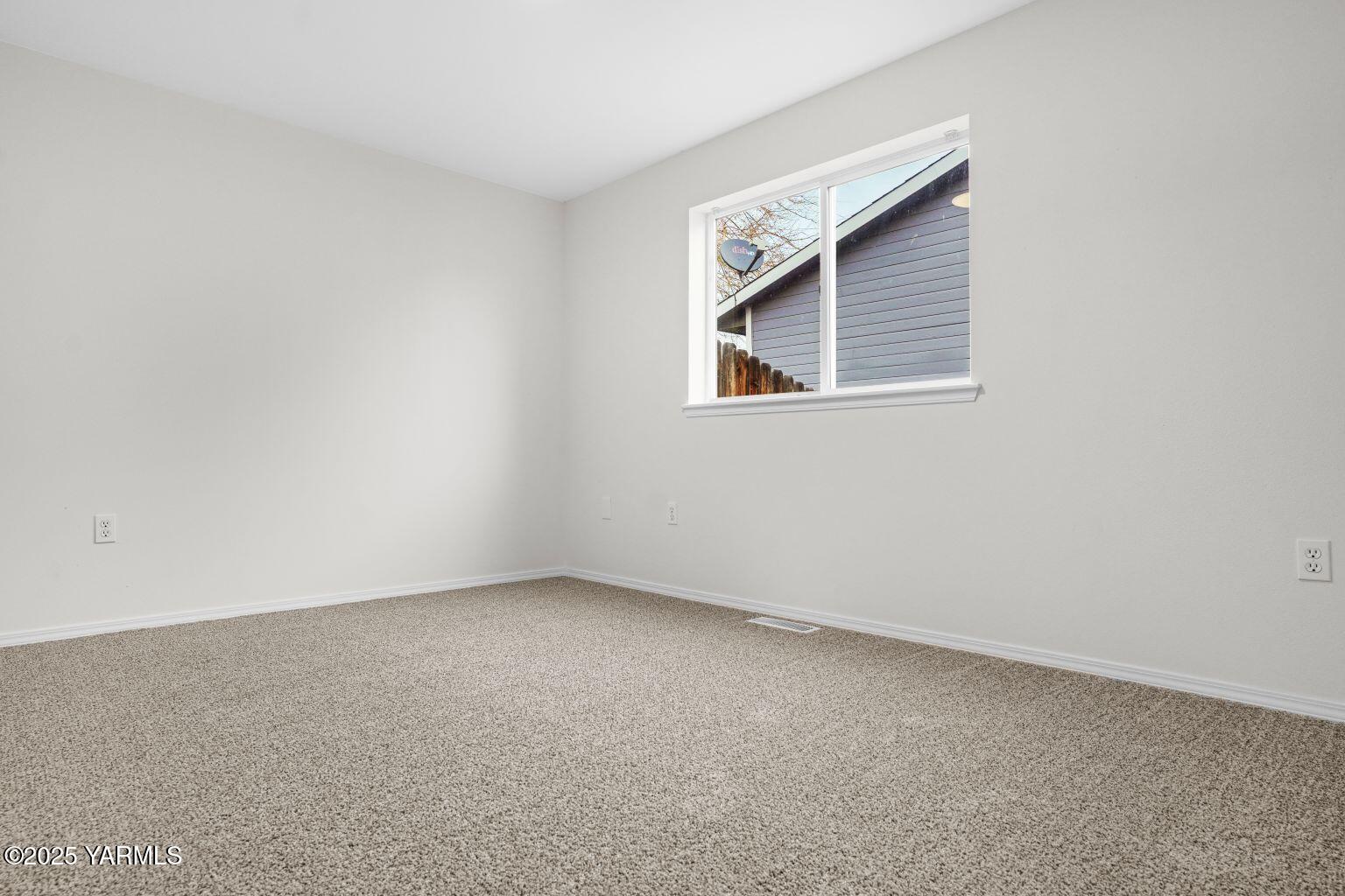 2216 S 67th Ave
