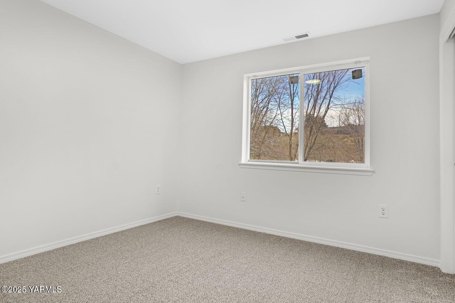 2216 S 67th Ave