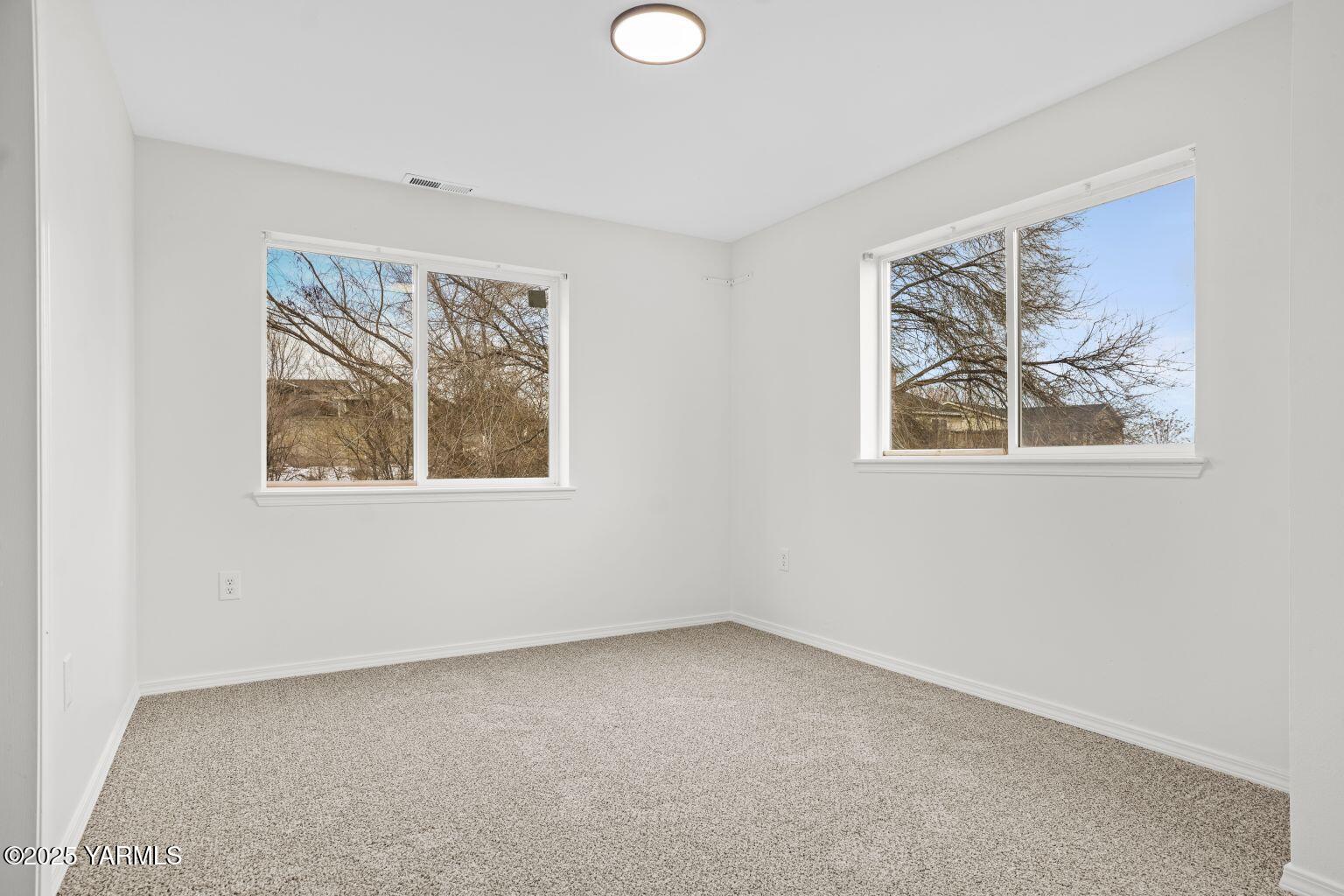 2216 S 67th Ave