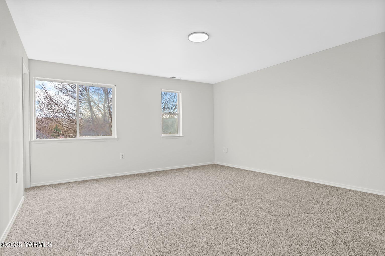 2216 S 67th Ave