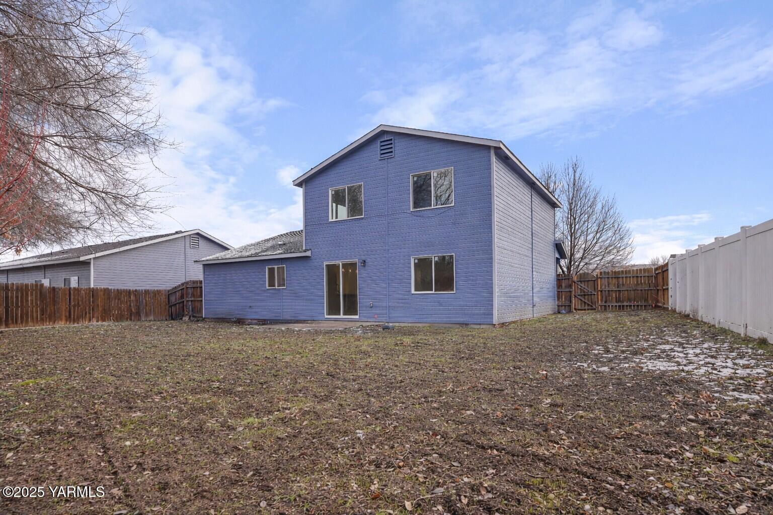 2216 S 67th Ave