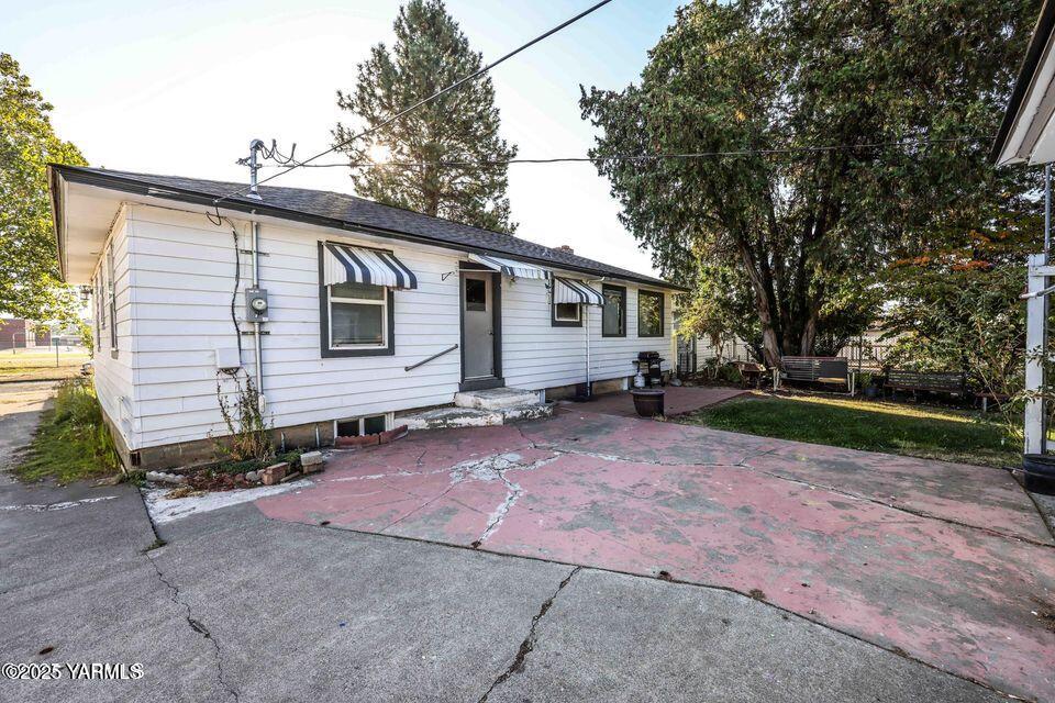 1312 S 6th Ave