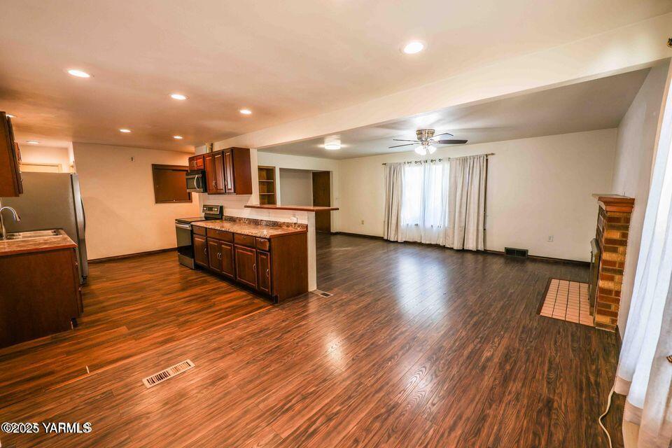 1312 S 6th Ave