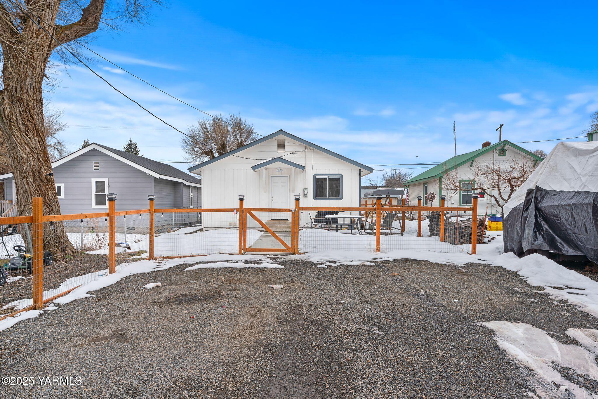 1006 Canal Ave