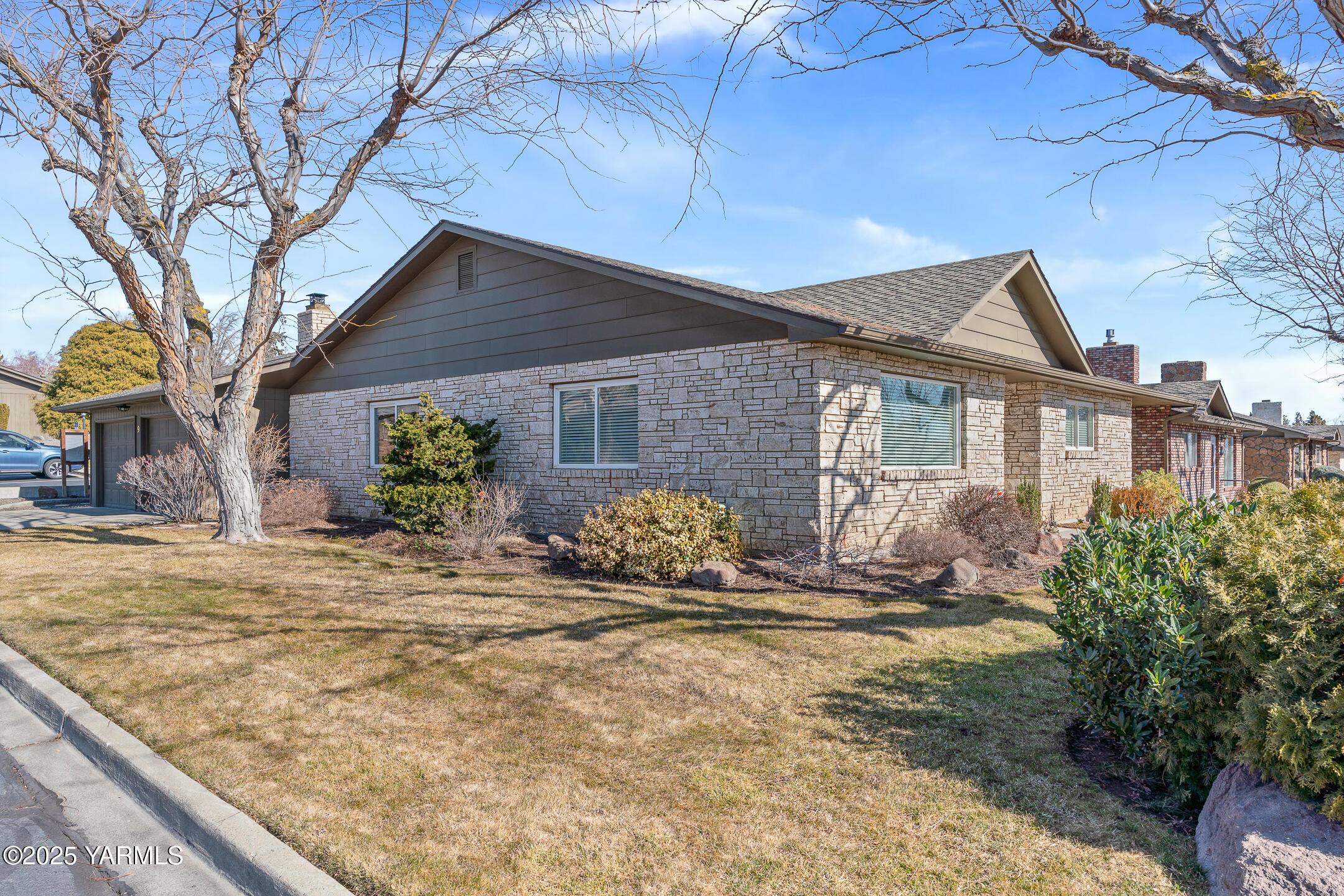 5910 W Lincoln Ave Unit: 9