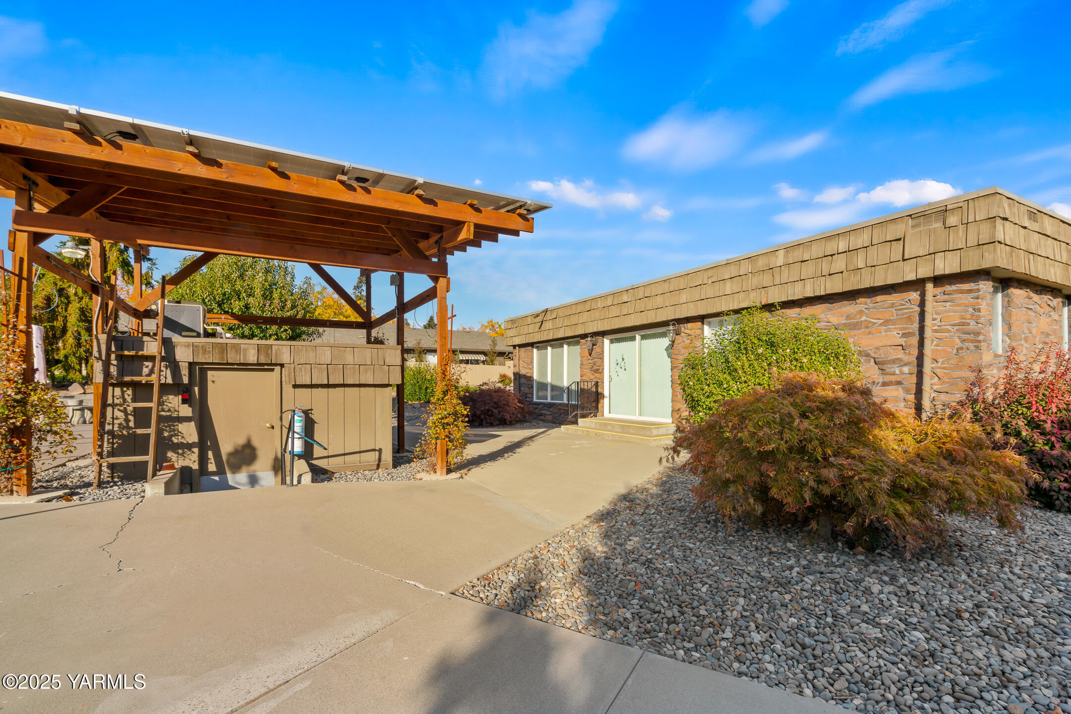 5910 W Lincoln Ave Unit: 9