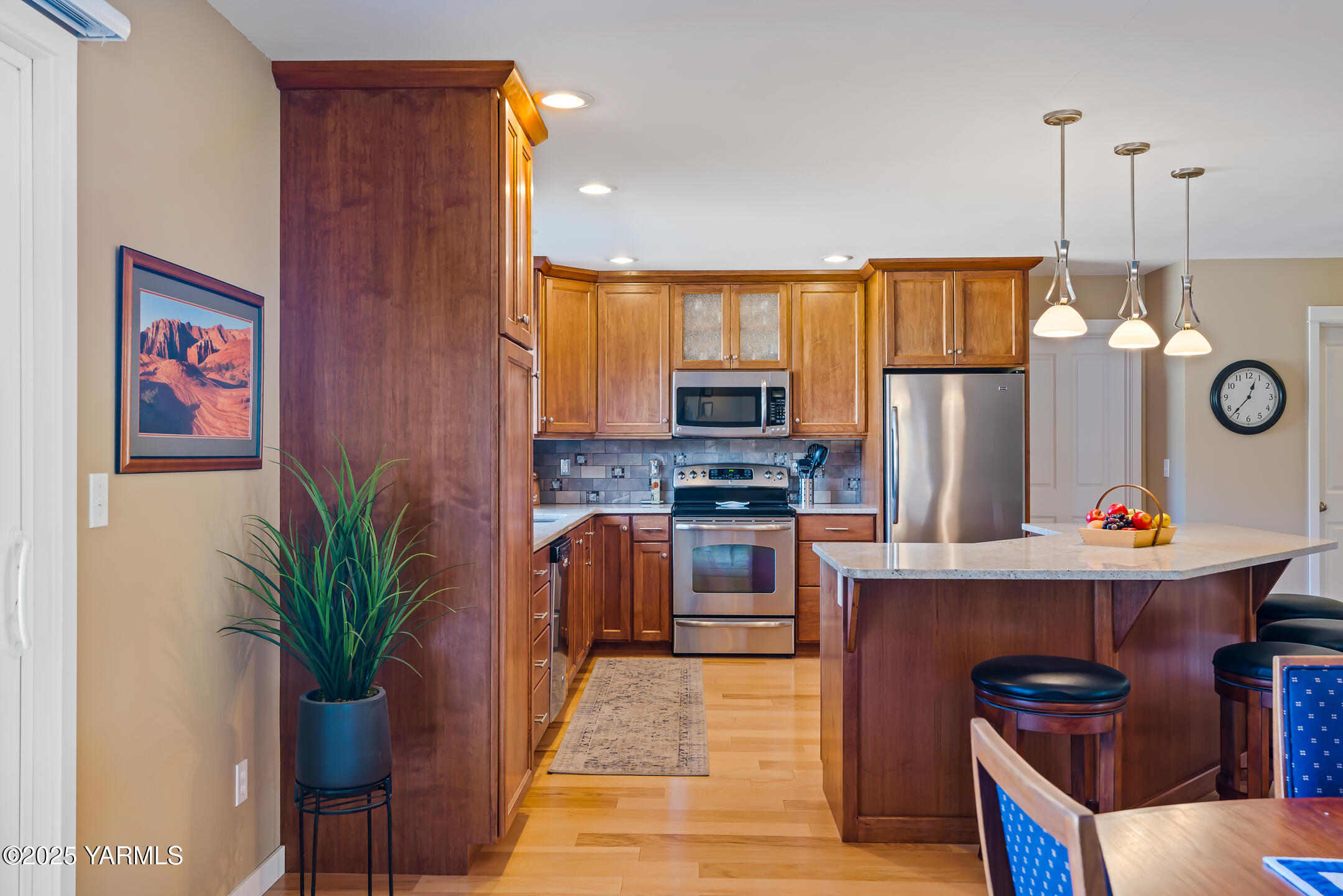 5910 W Lincoln Ave Unit: 9
