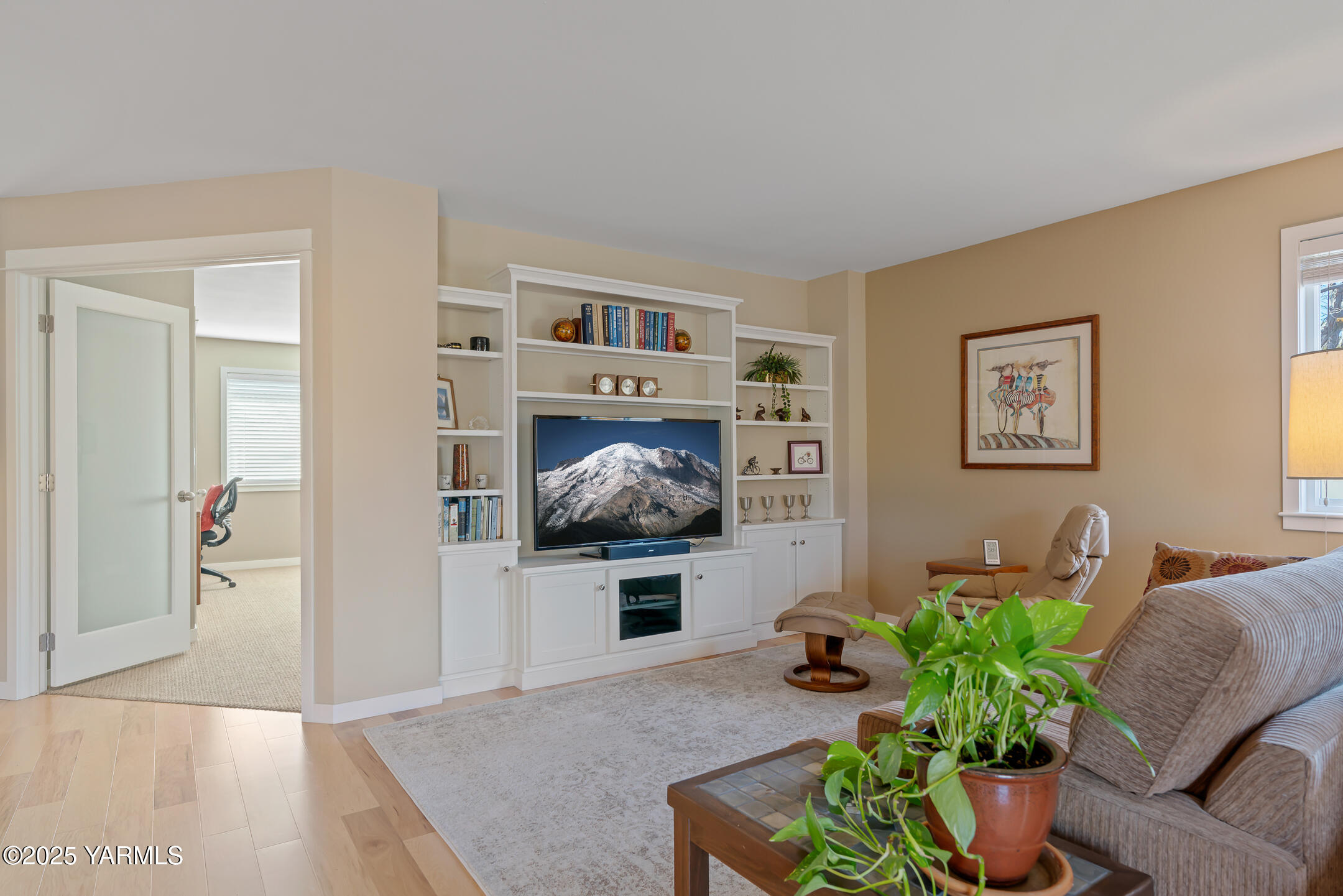 5910 W Lincoln Ave Unit: 9