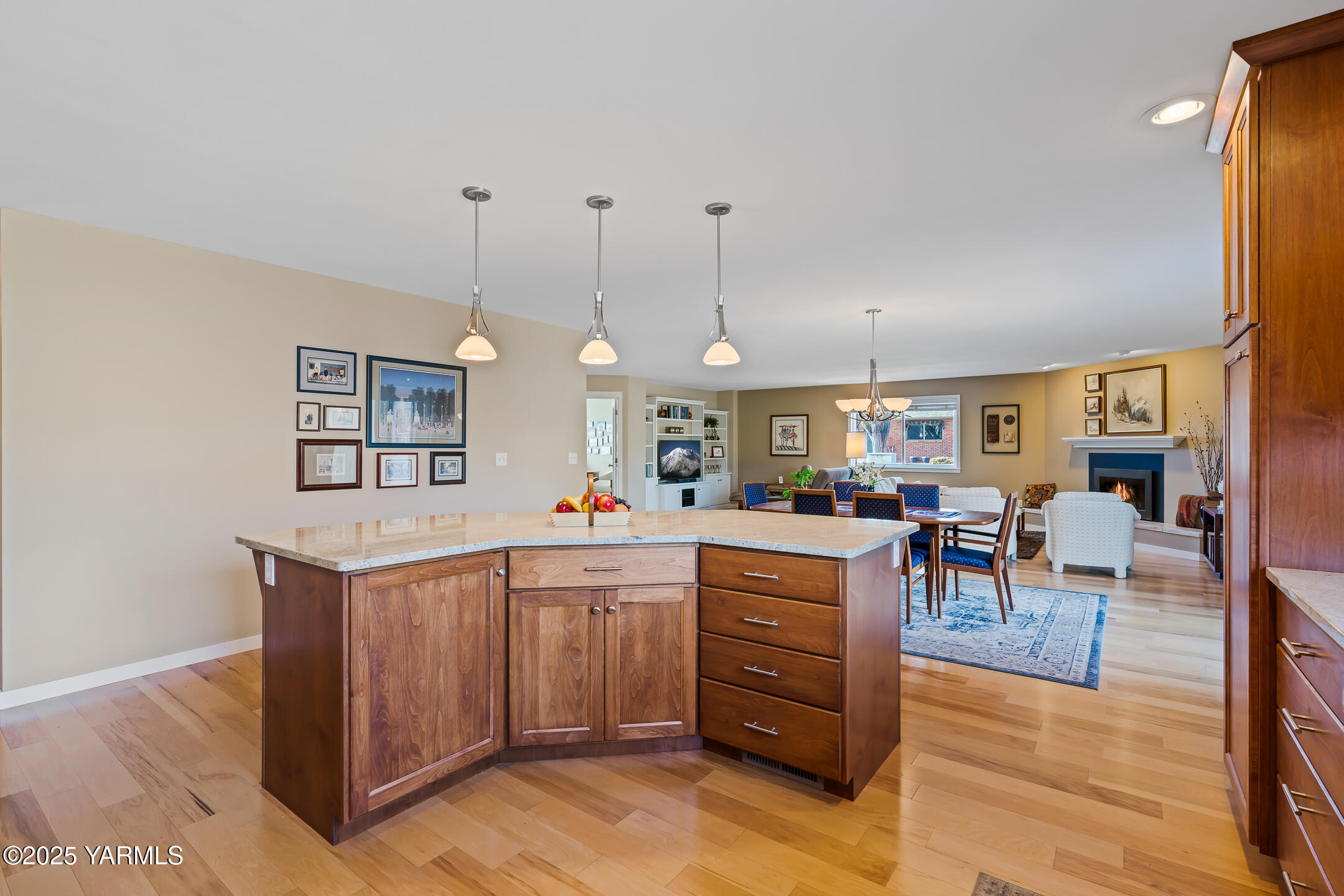 5910 W Lincoln Ave Unit: 9
