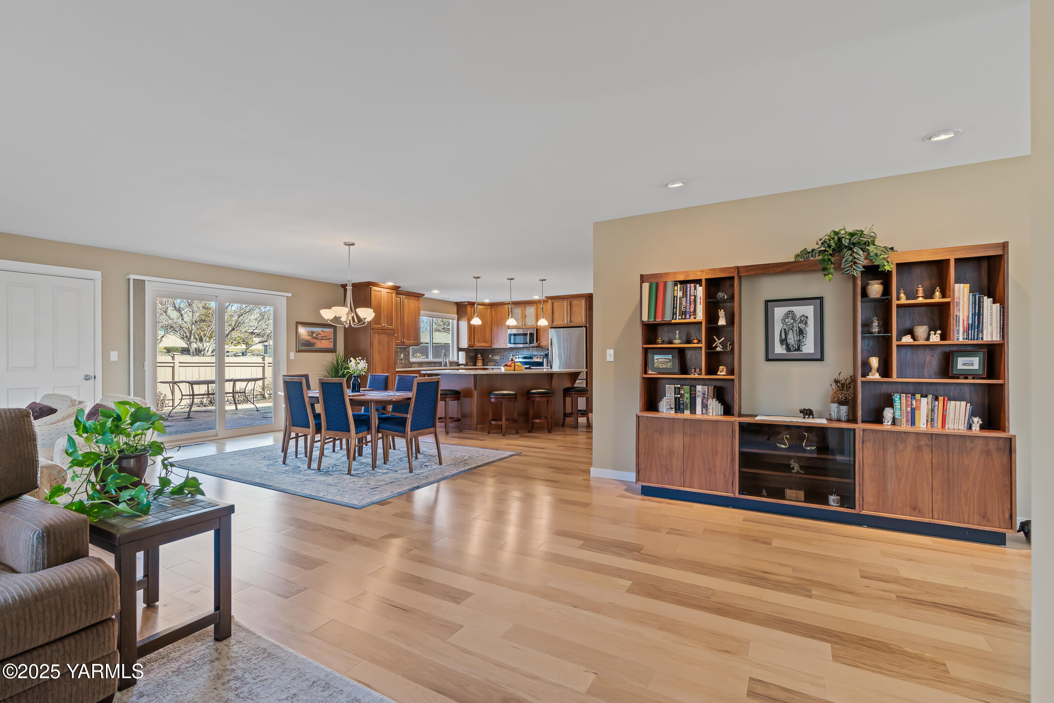 5910 W Lincoln Ave Unit: 9