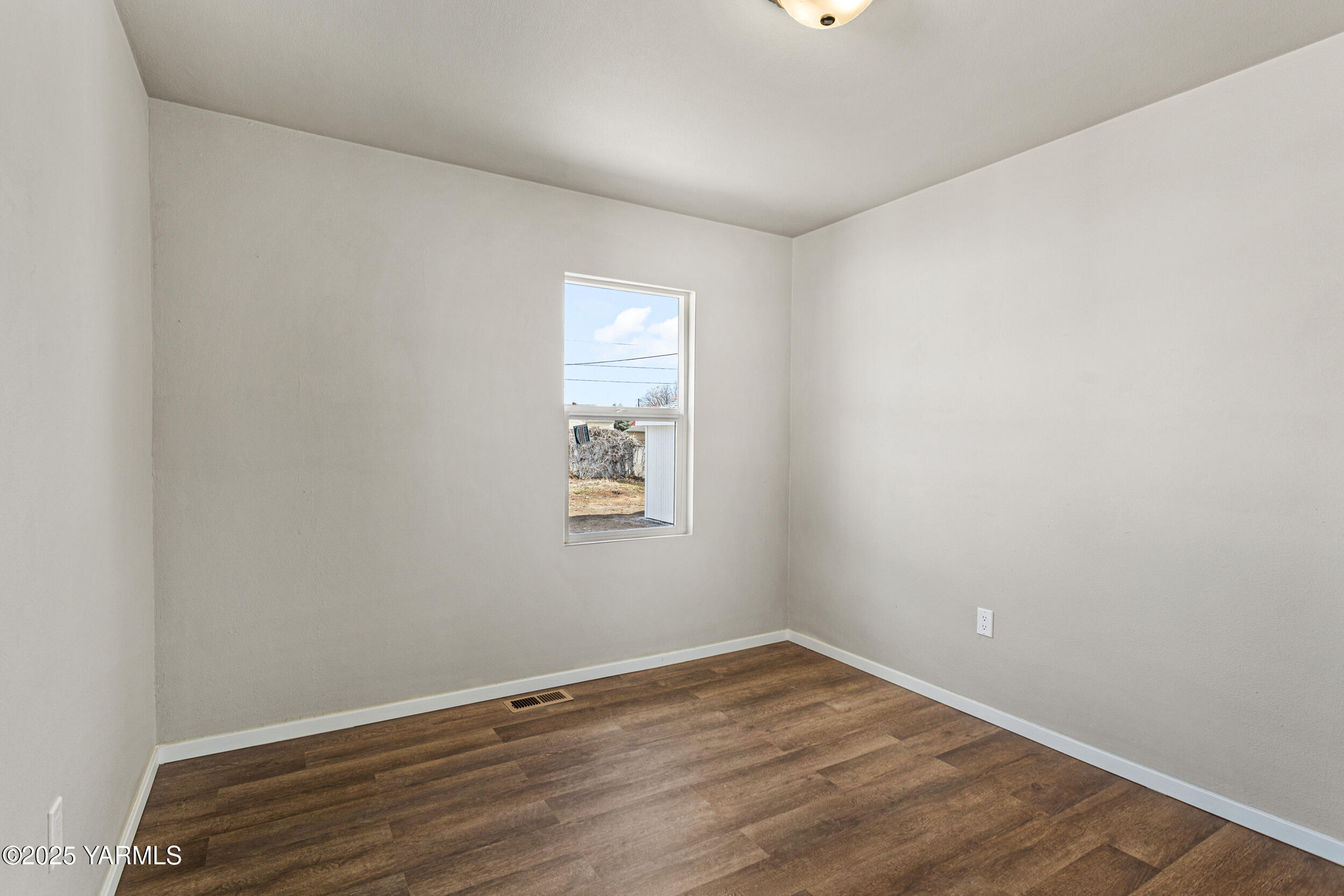 1207 S 9th Ave