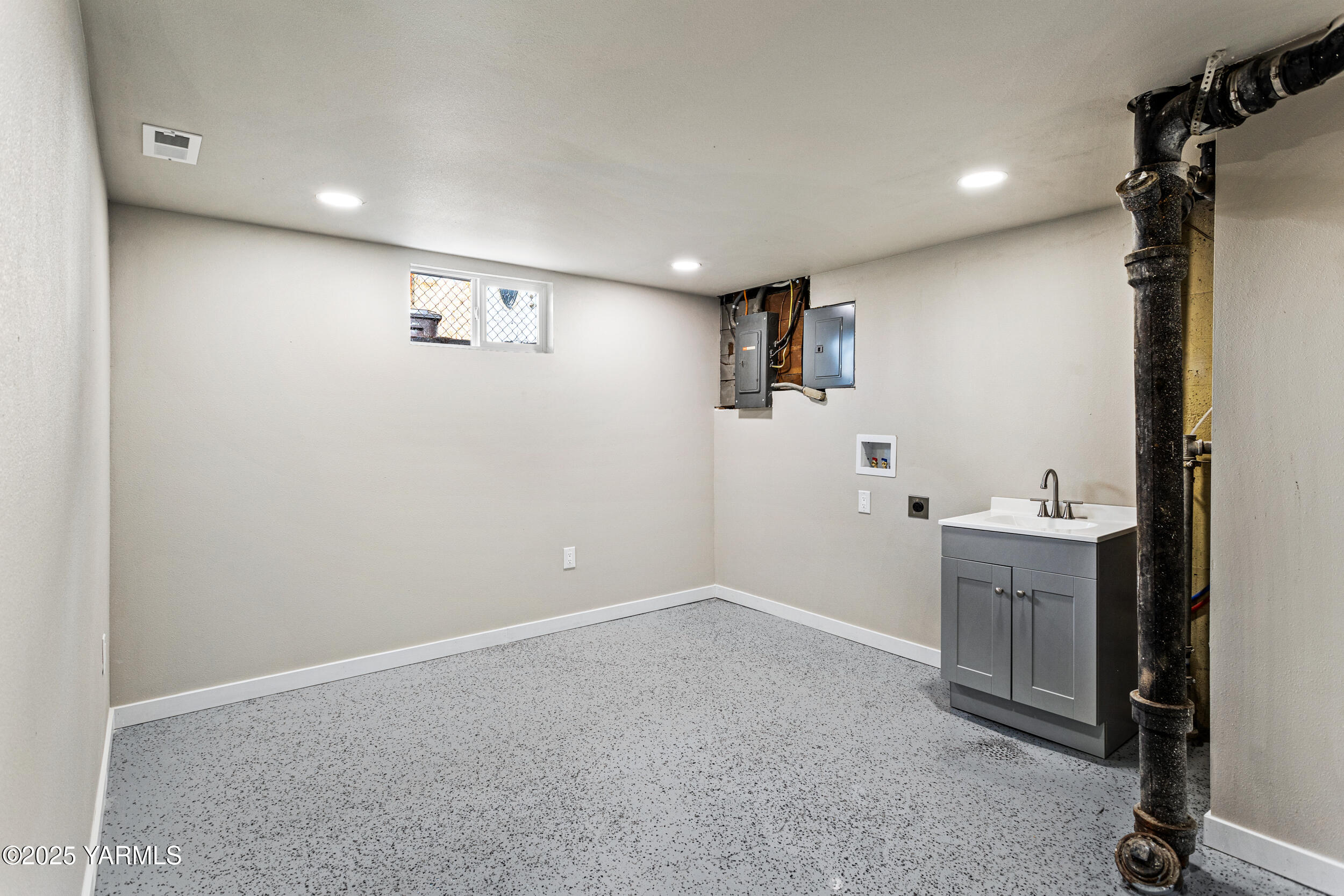 1207 S 9th Ave