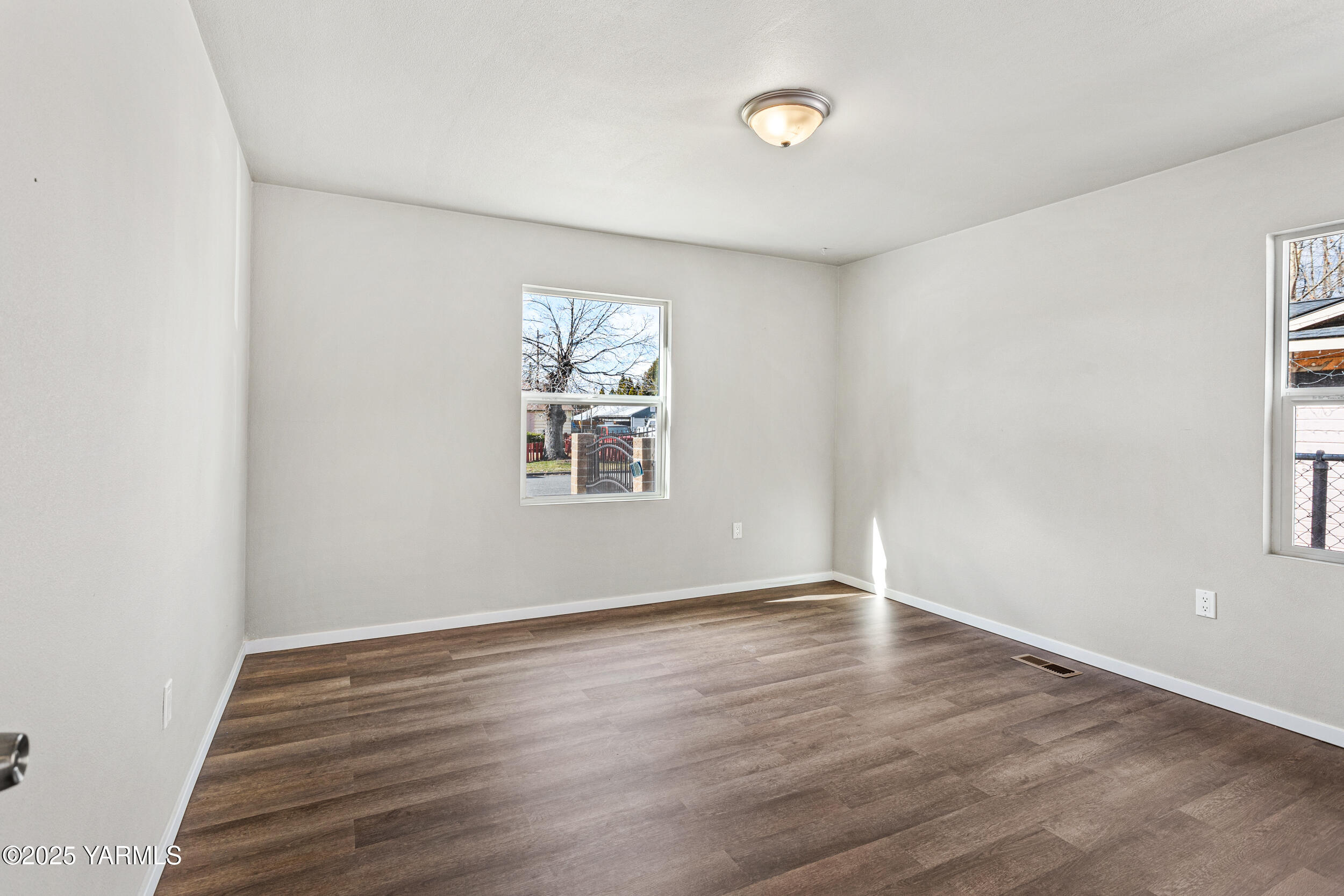 1207 S 9th Ave