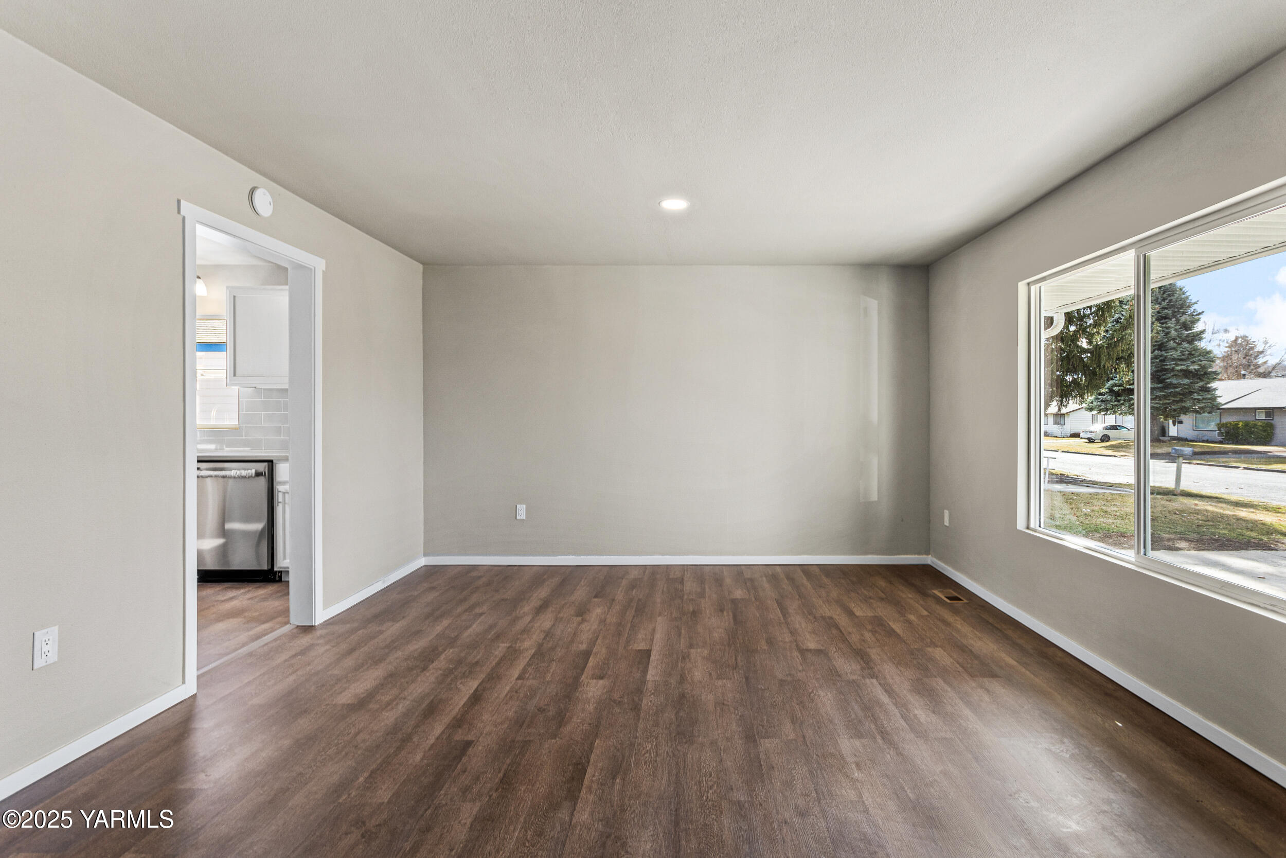 1207 S 9th Ave