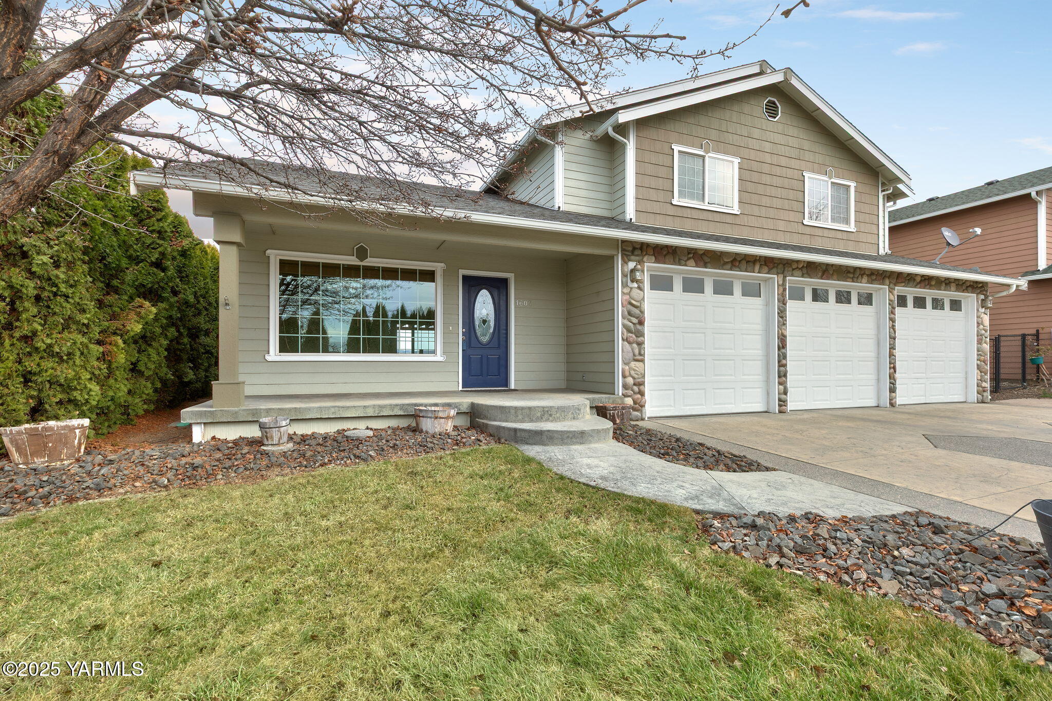 1607 W Yakima Ave