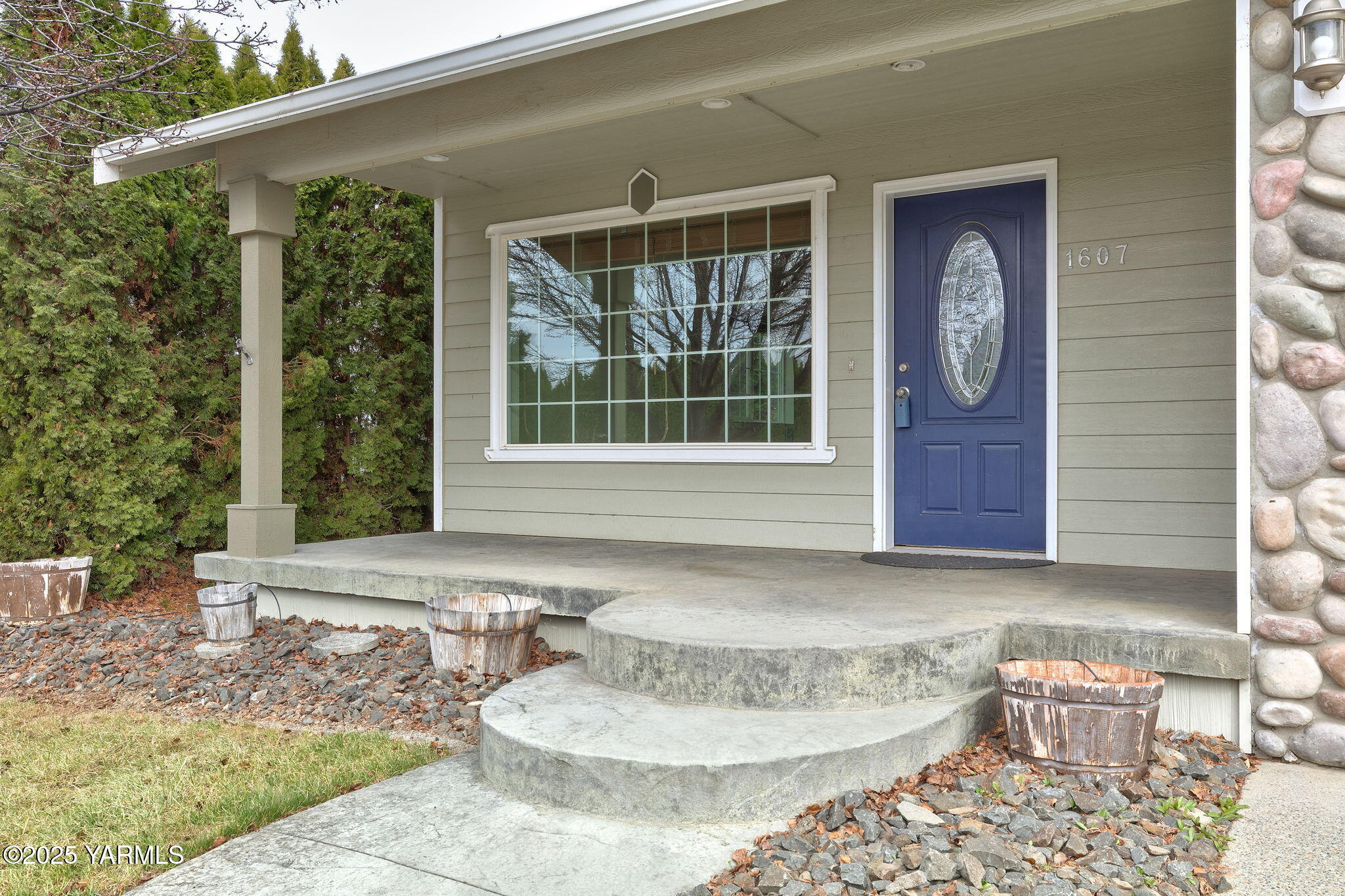1607 W Yakima Ave