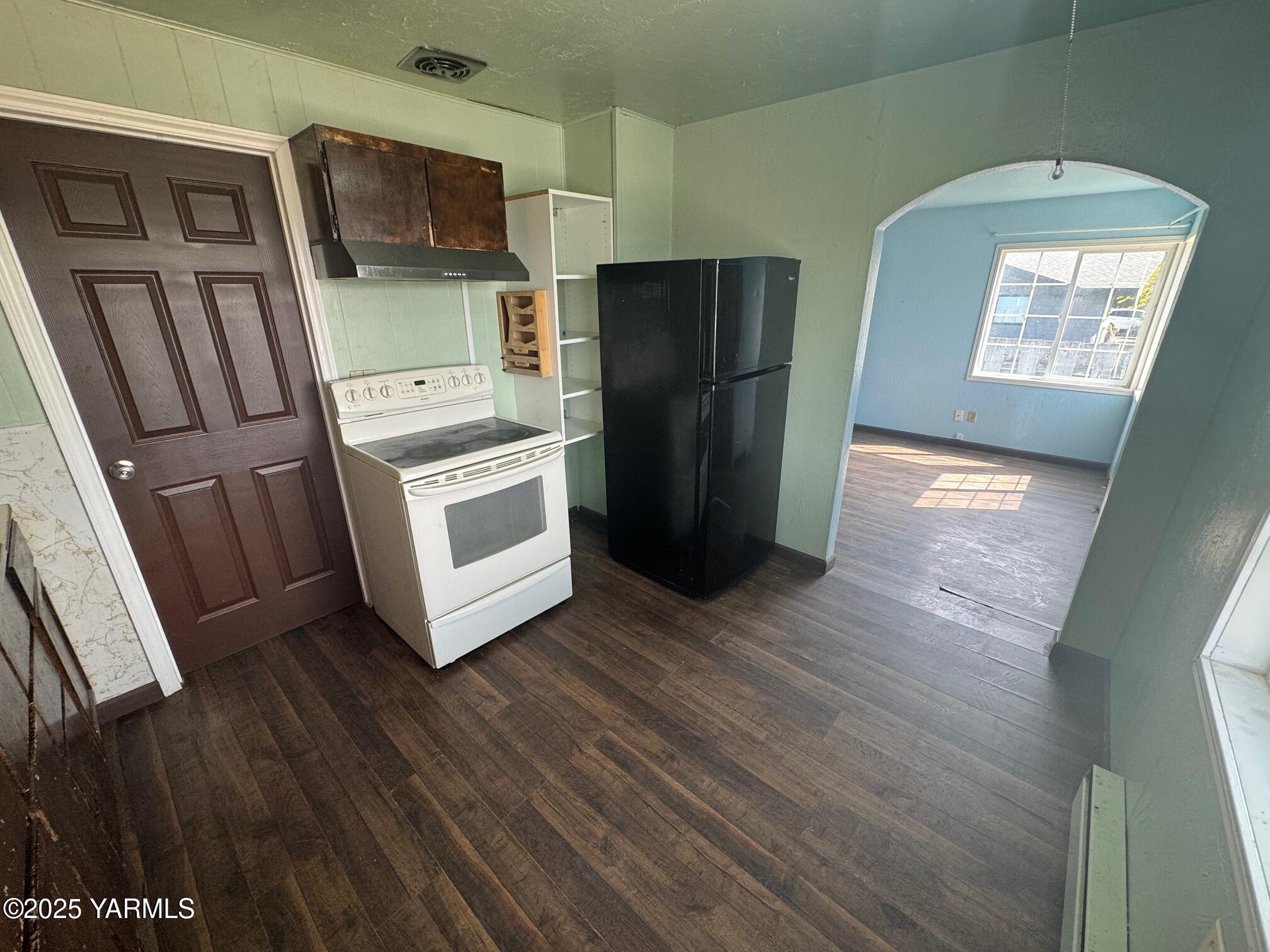 1703 Beaudry Rd