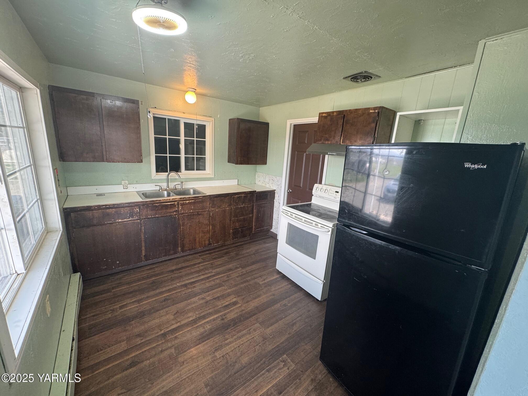 1703 Beaudry Rd