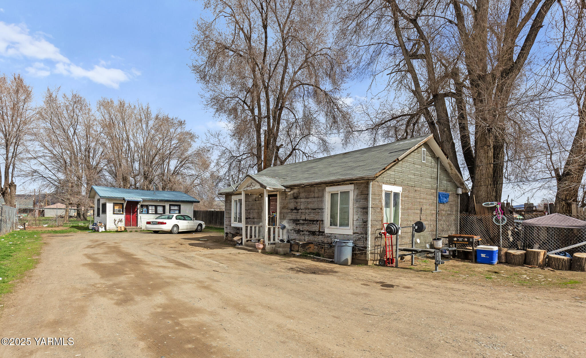 811 E Viola Ave