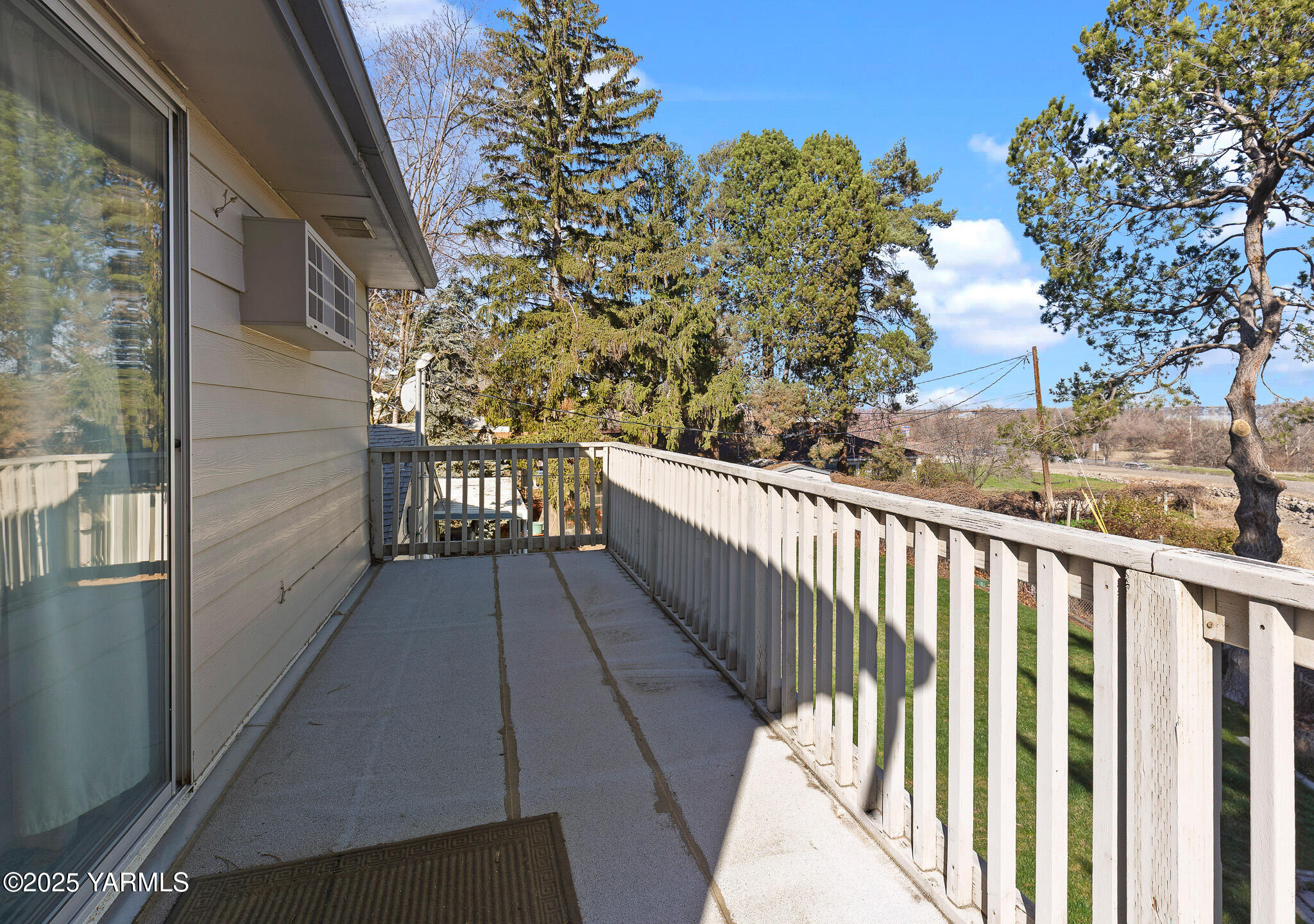 6416 W Arrowhead Ave