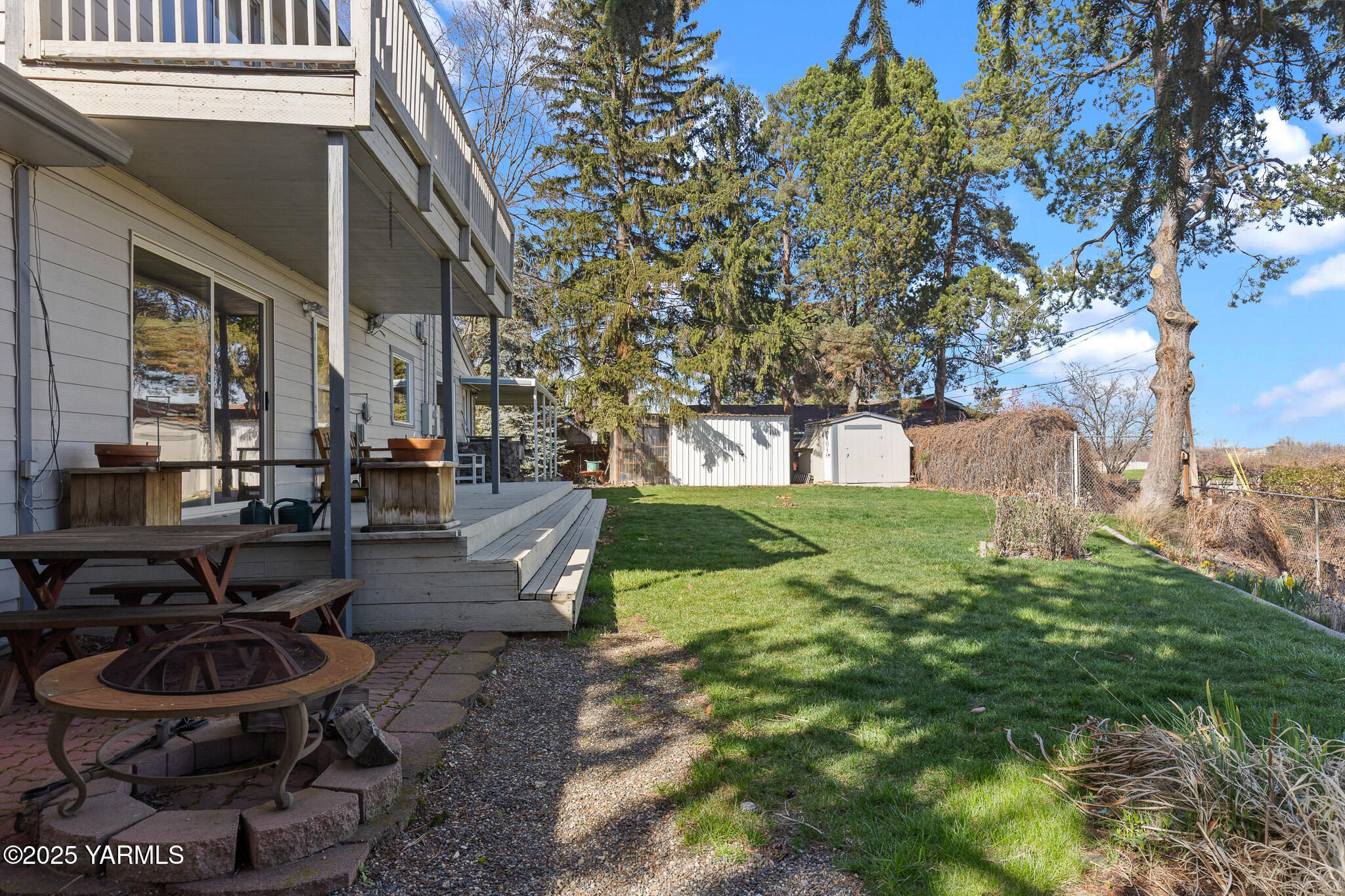 6416 W Arrowhead Ave