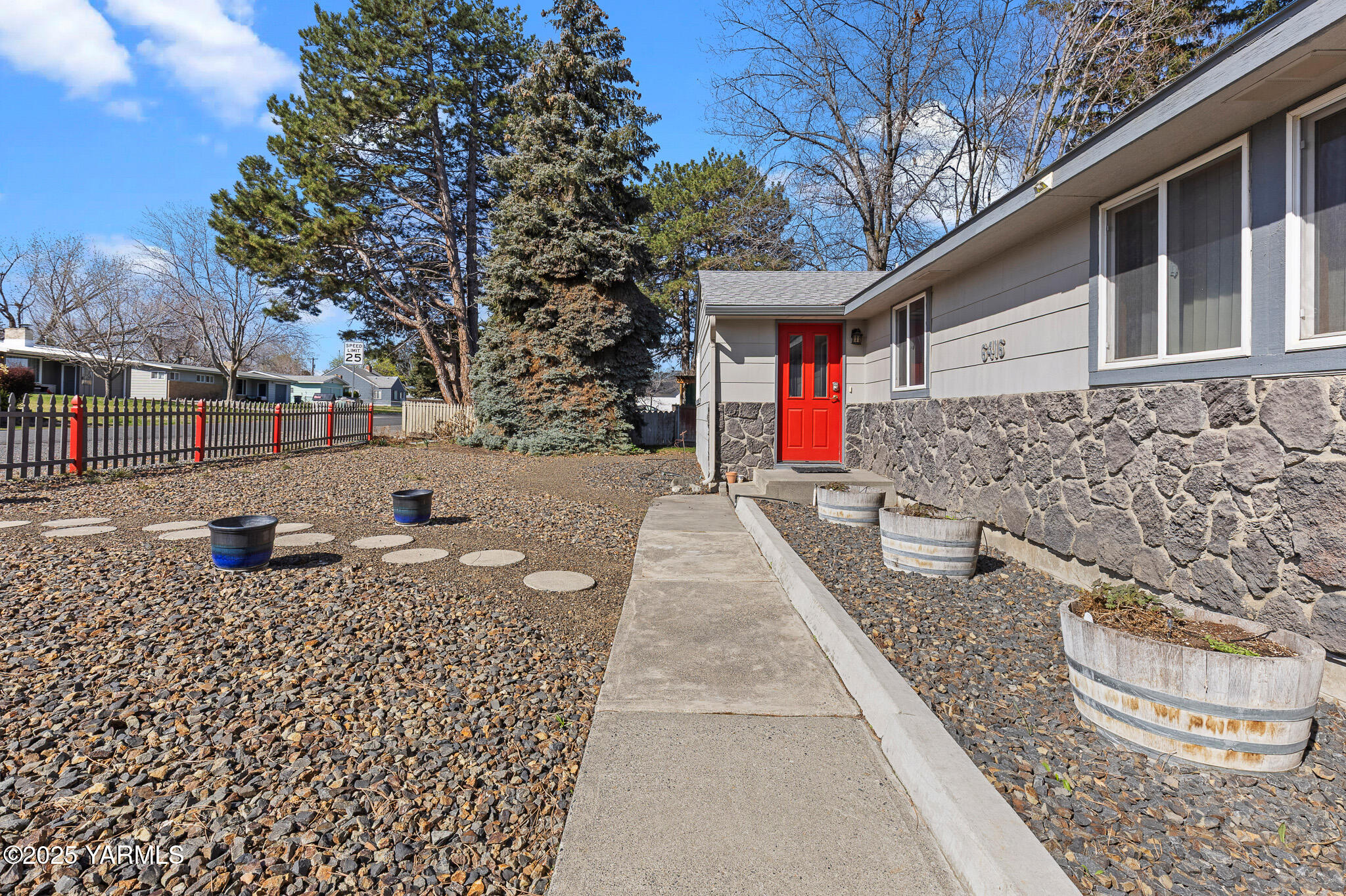 6416 W Arrowhead Ave