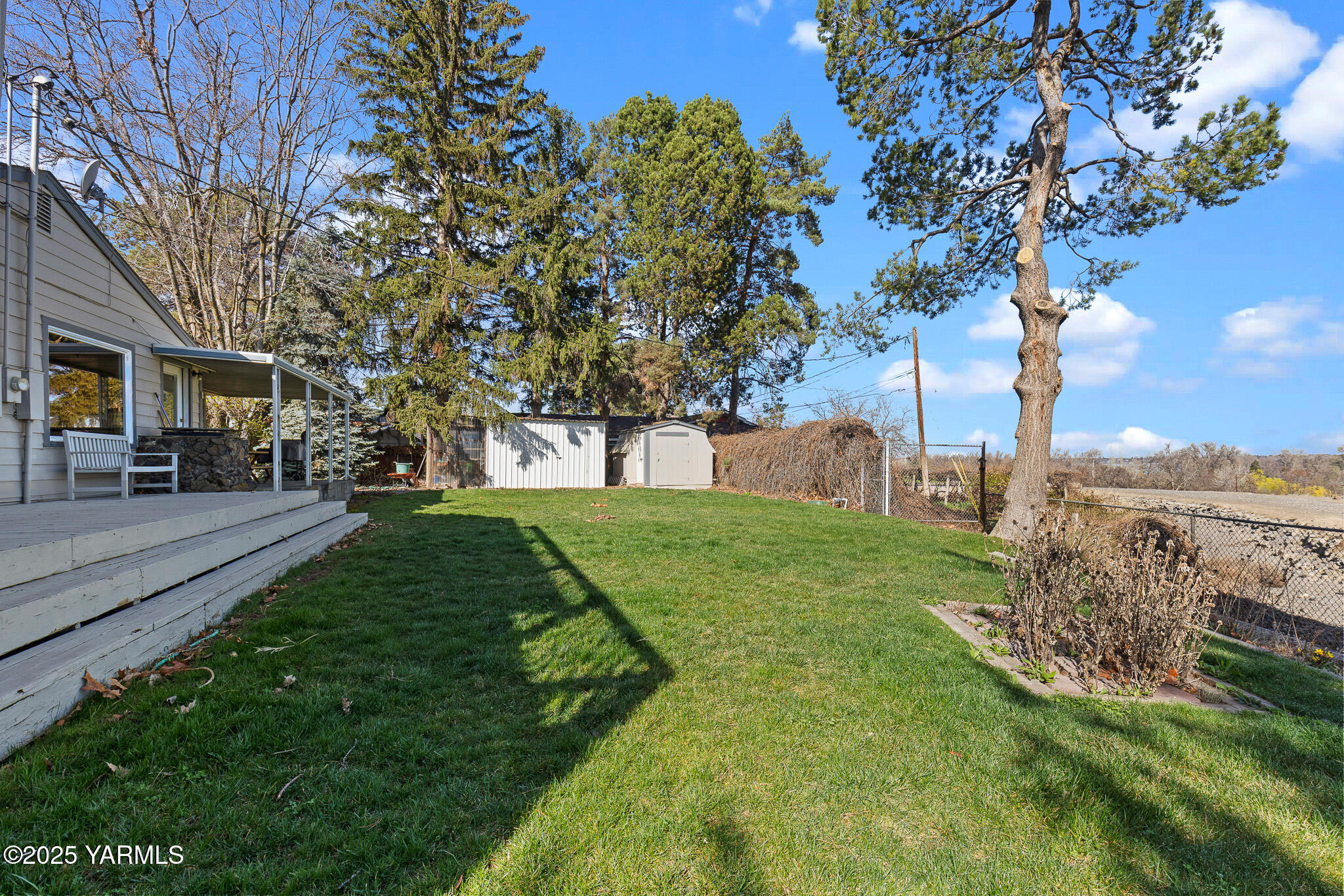 6416 W Arrowhead Ave