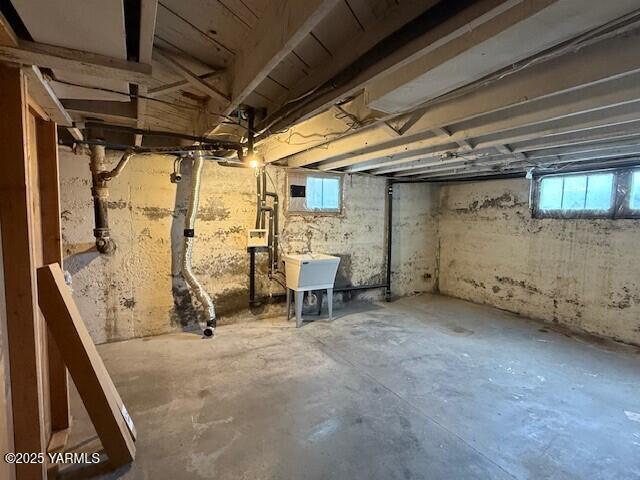 3901 W Lincoln Ave