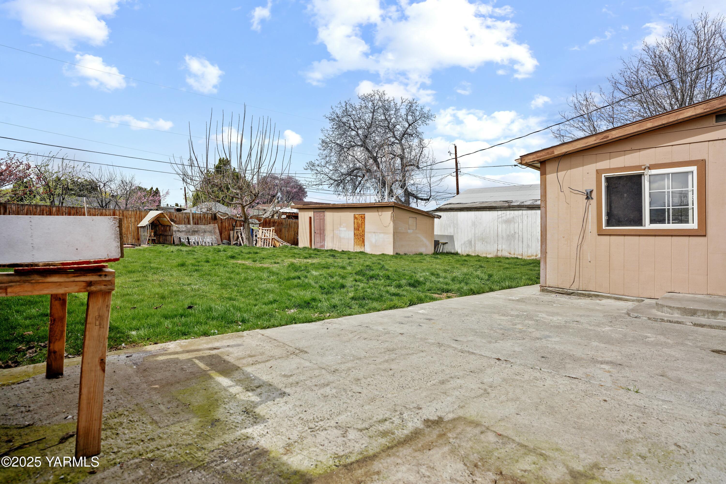 2110 S 7th Ave