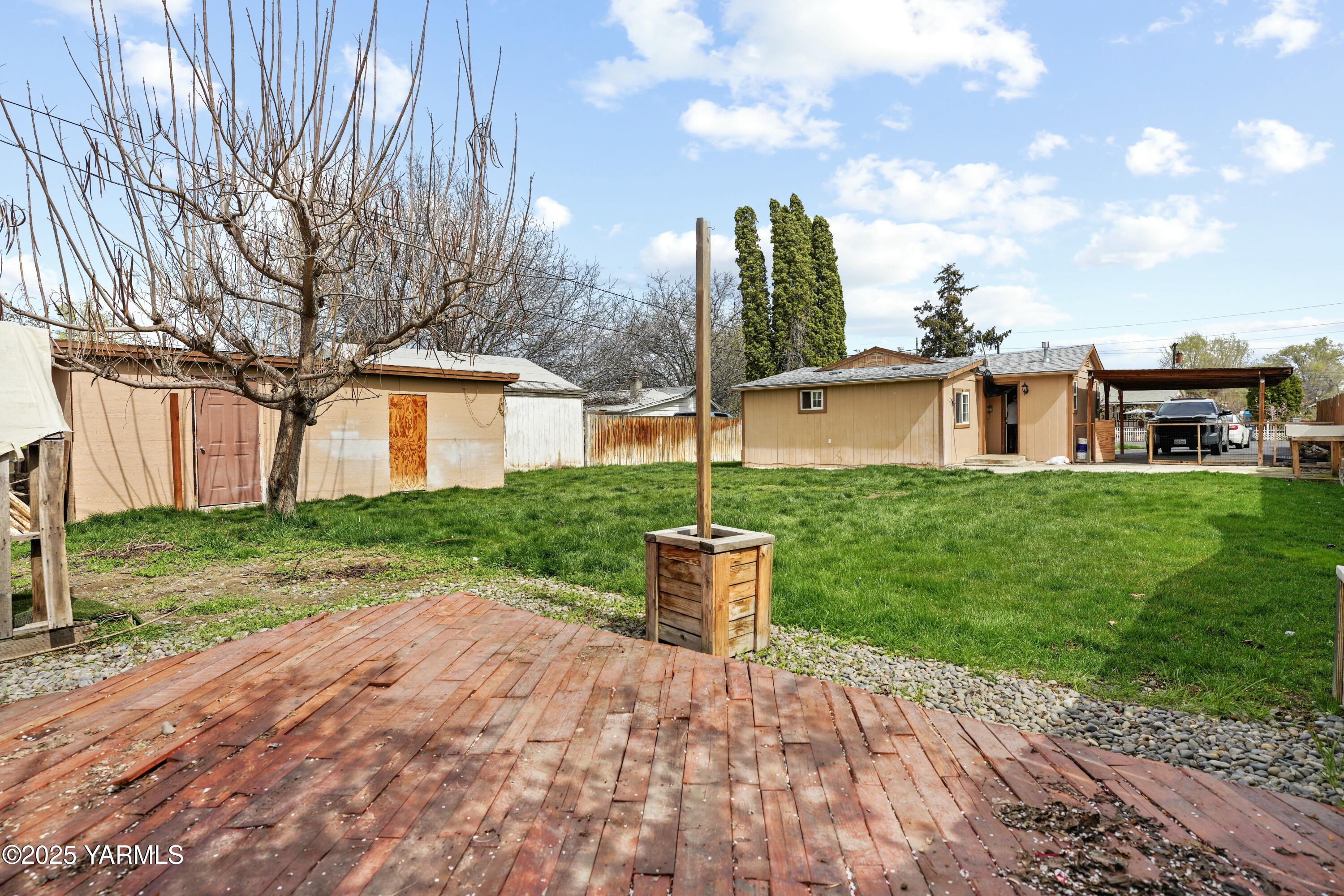2110 S 7th Ave