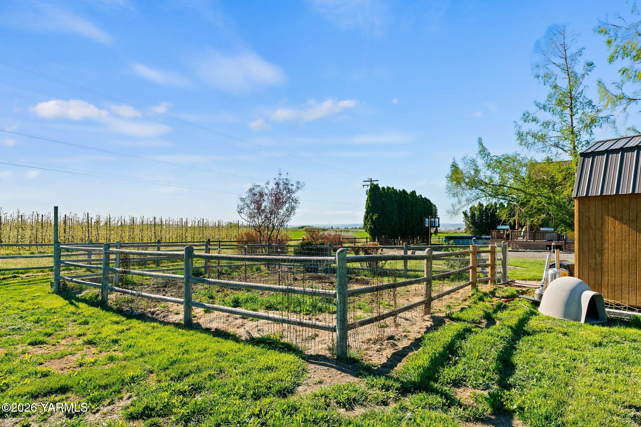 2550 Kays Rd