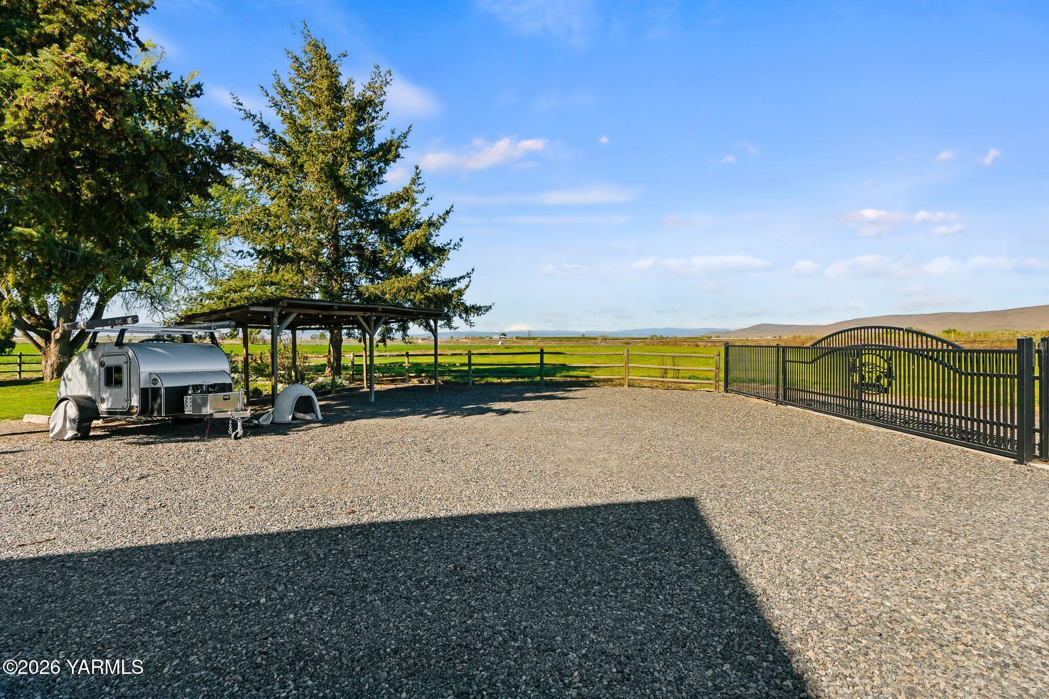 2550 Kays Rd