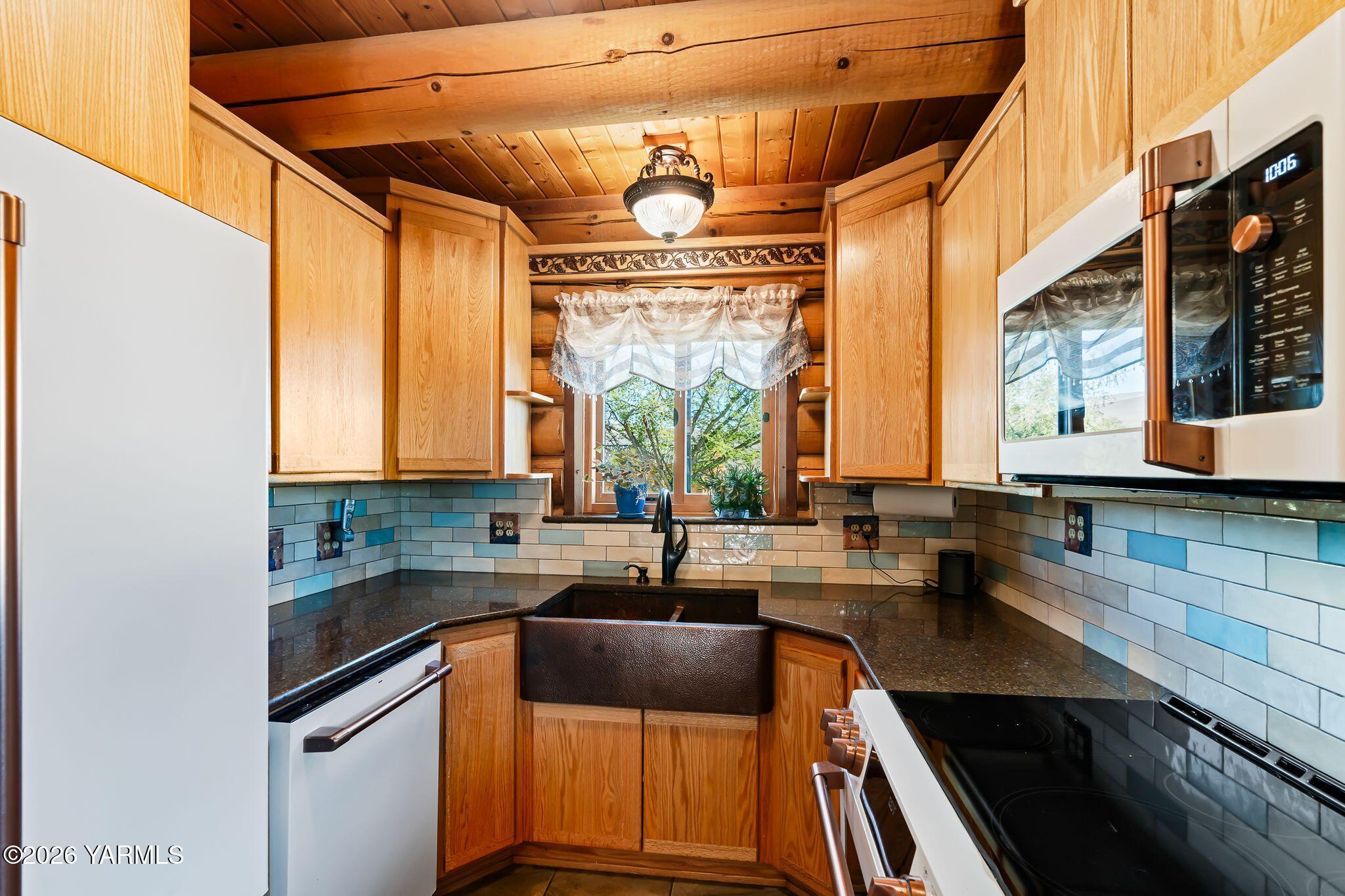 2550 Kays Rd