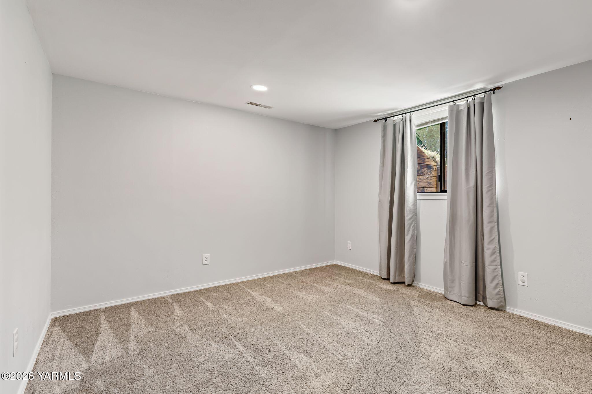 2550 Kays Rd