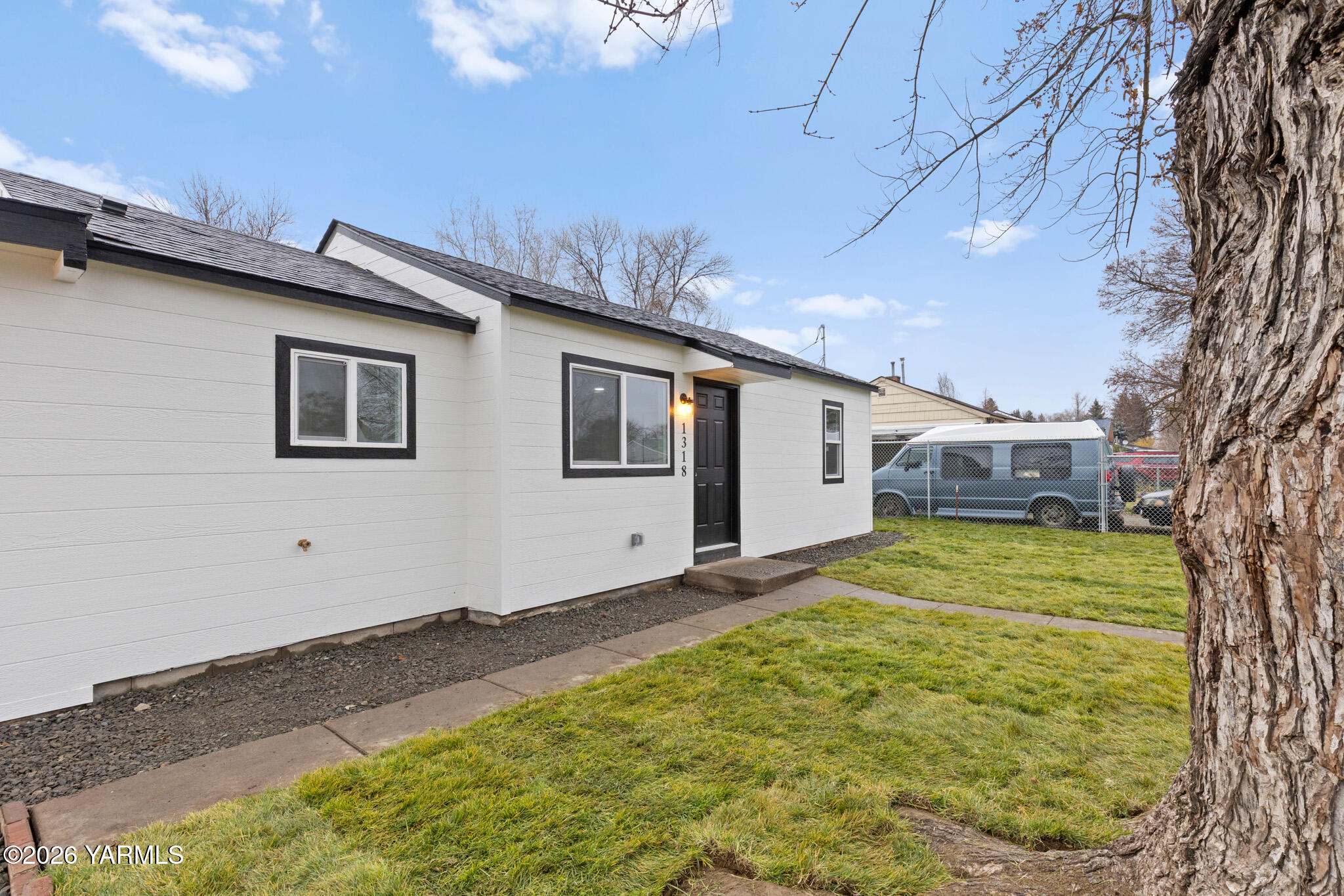 1318 S 11th Ave