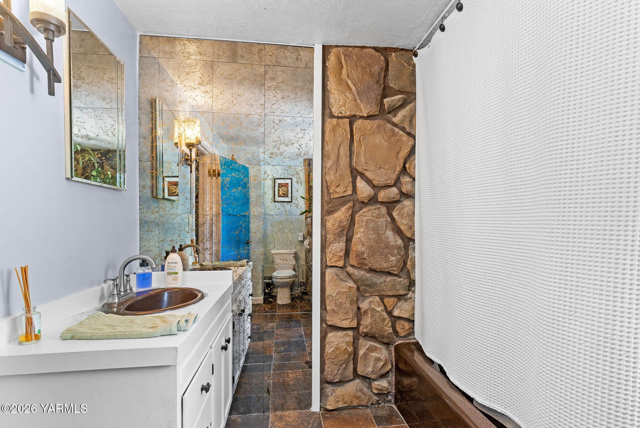 221 N 32nd Ave