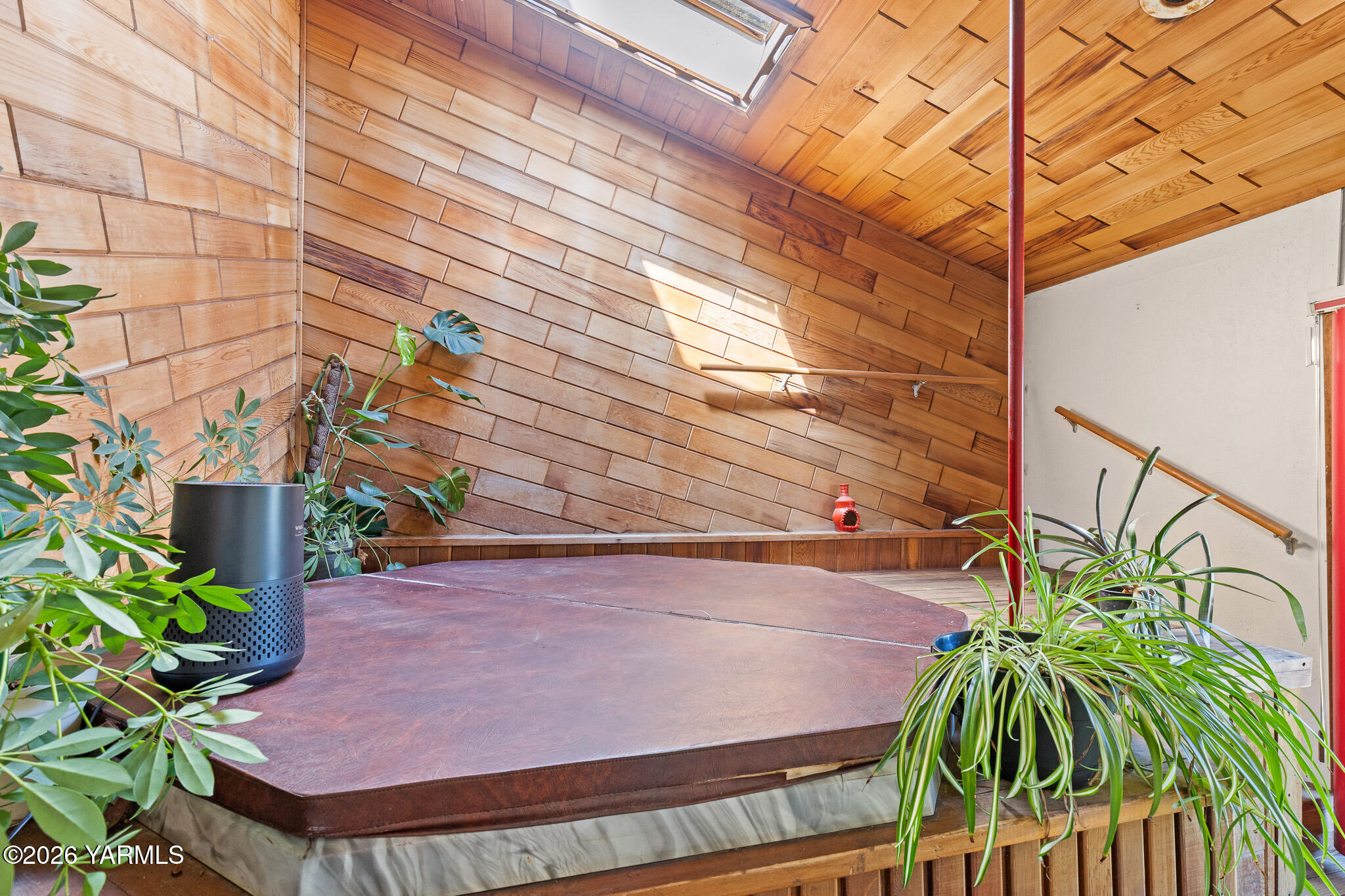 221 N 32nd Ave