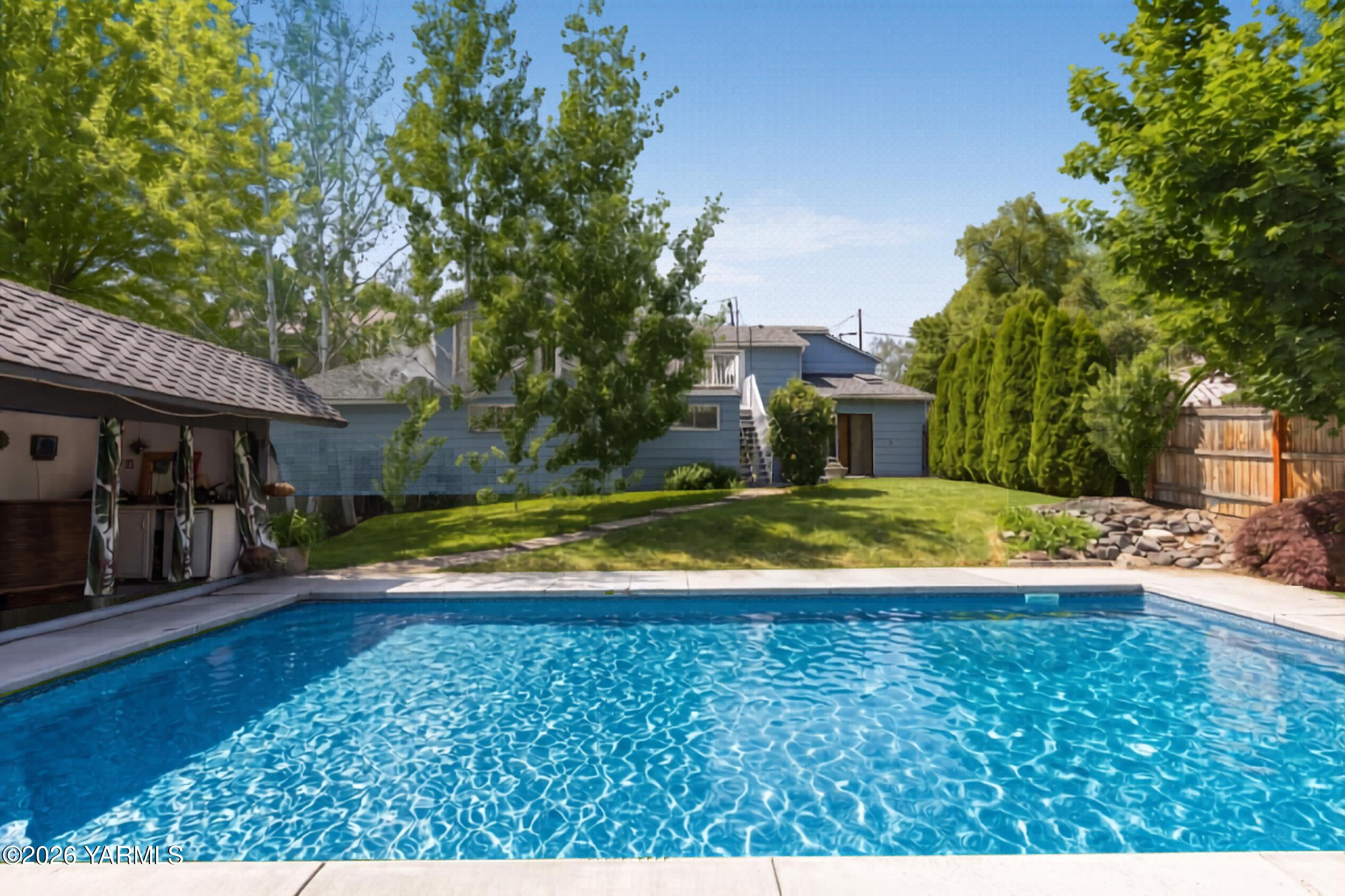 221 N 32nd Ave