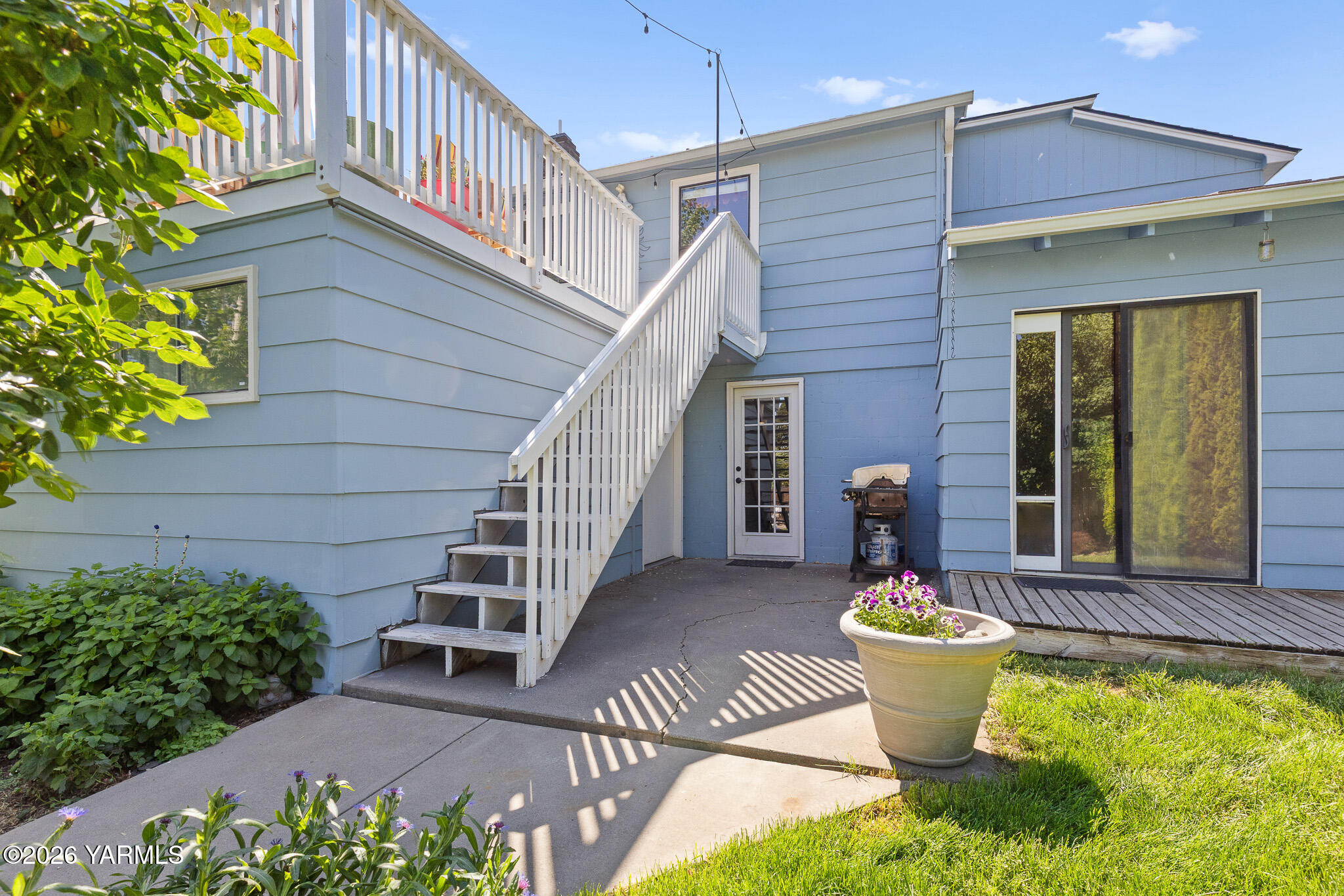 221 N 32nd Ave