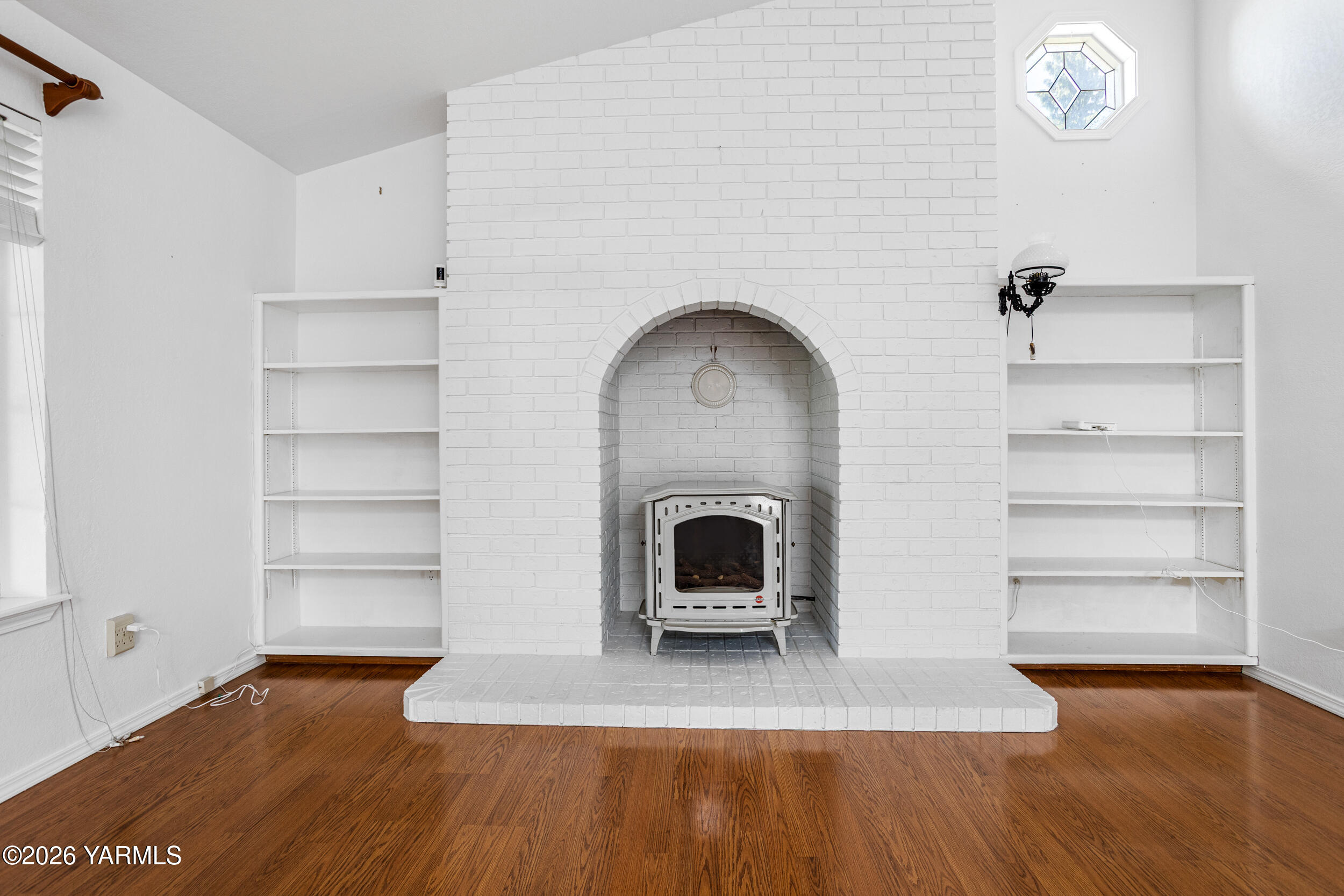 805 S 57th Ave