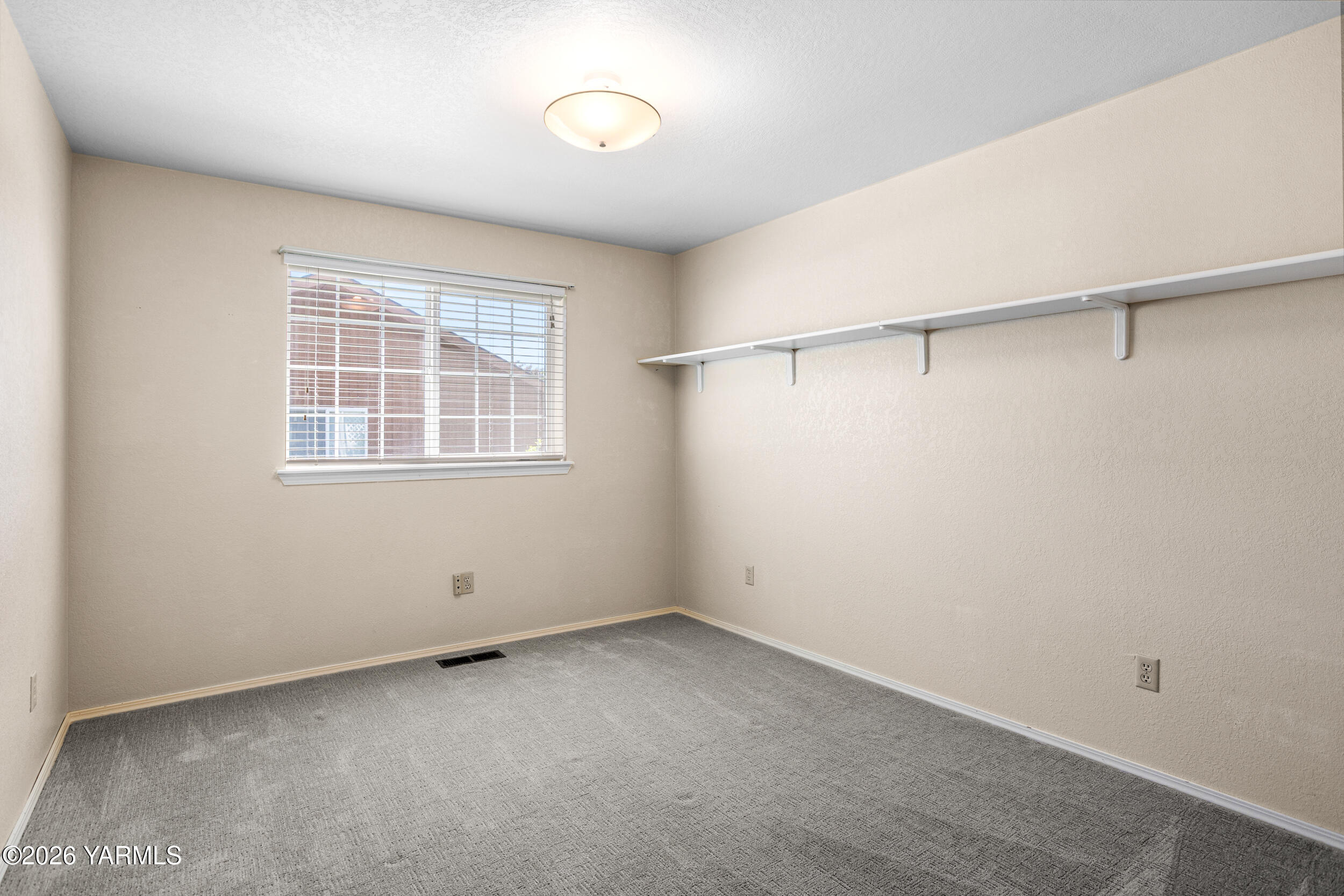 805 S 57th Ave