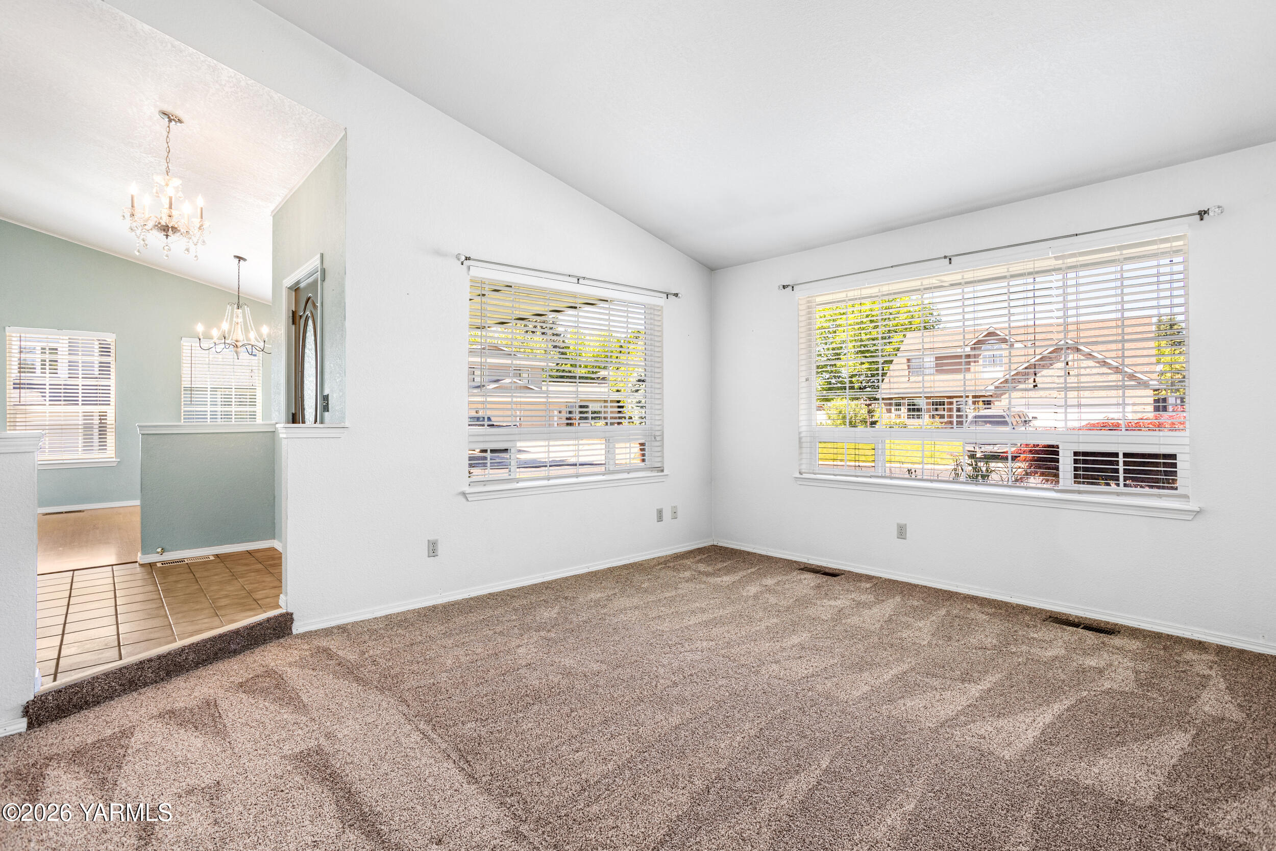 805 S 57th Ave