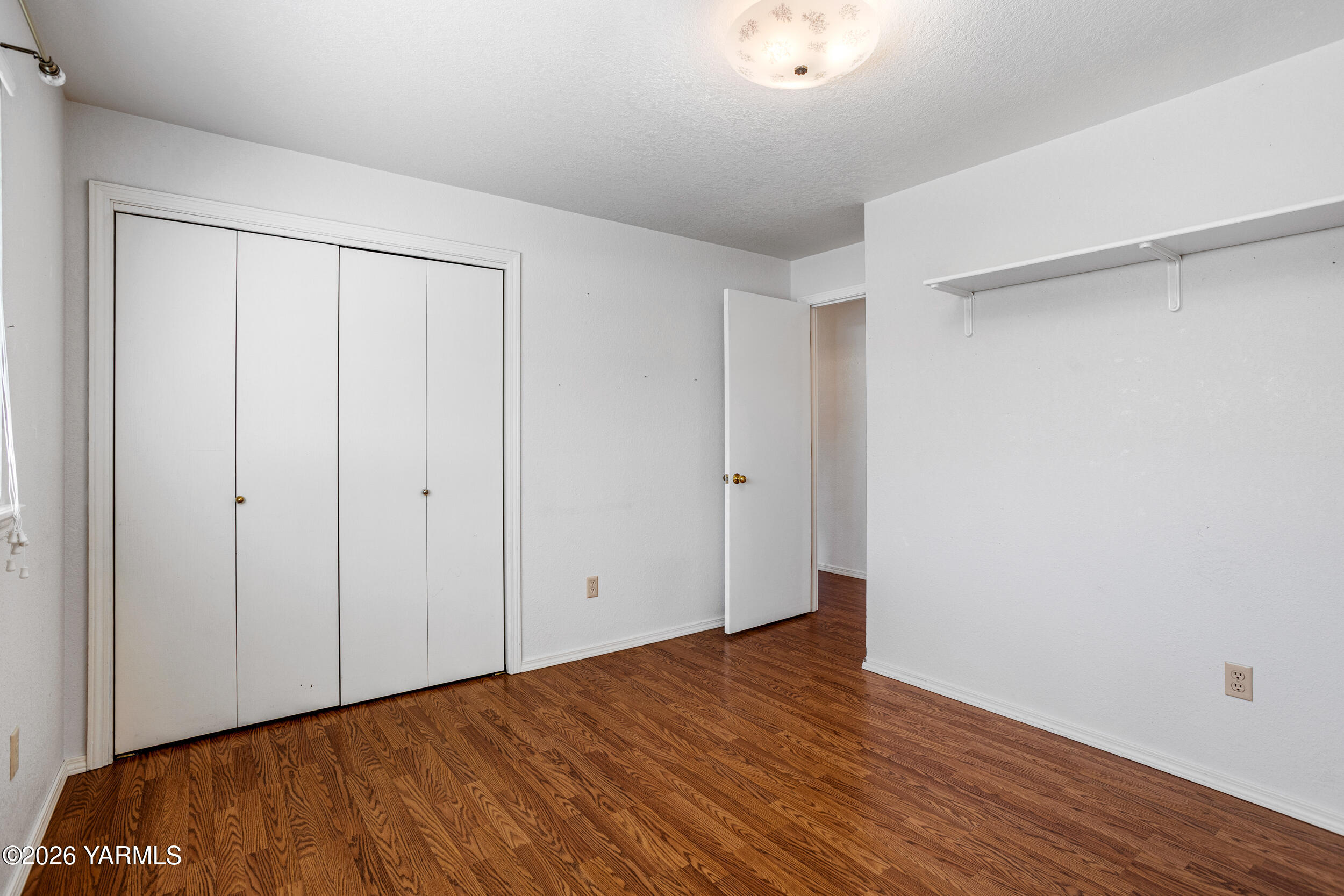 805 S 57th Ave