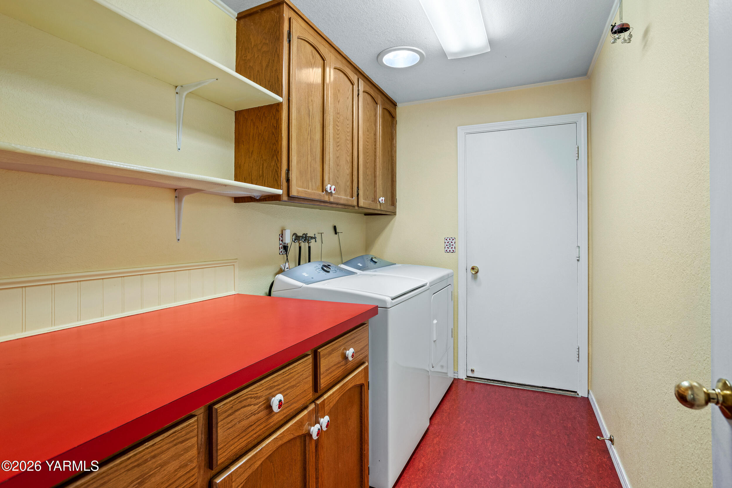 805 S 57th Ave